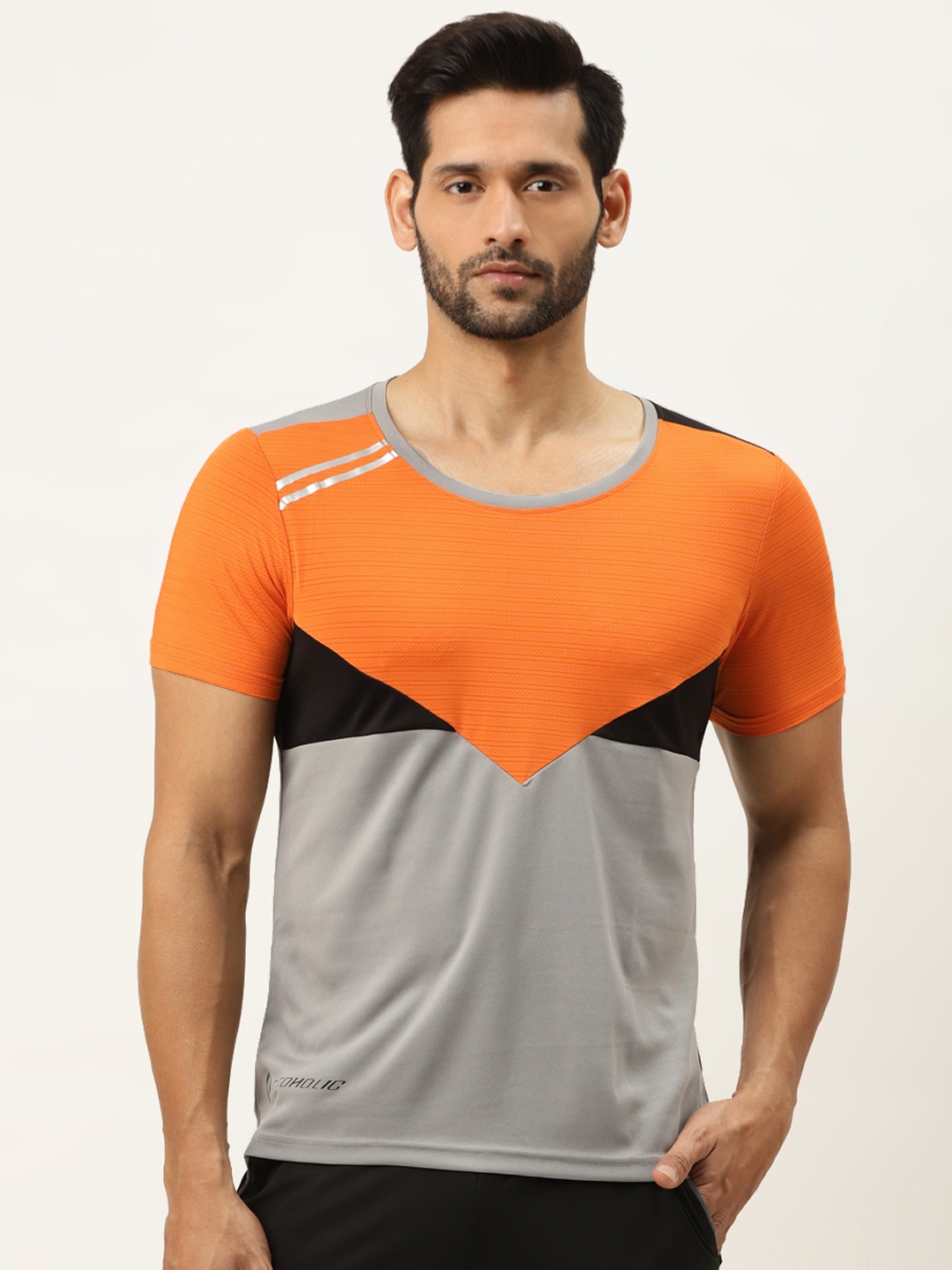 

ACTOHOLIC Men Grey & Orange Colourblocked Round Neck T-shirt