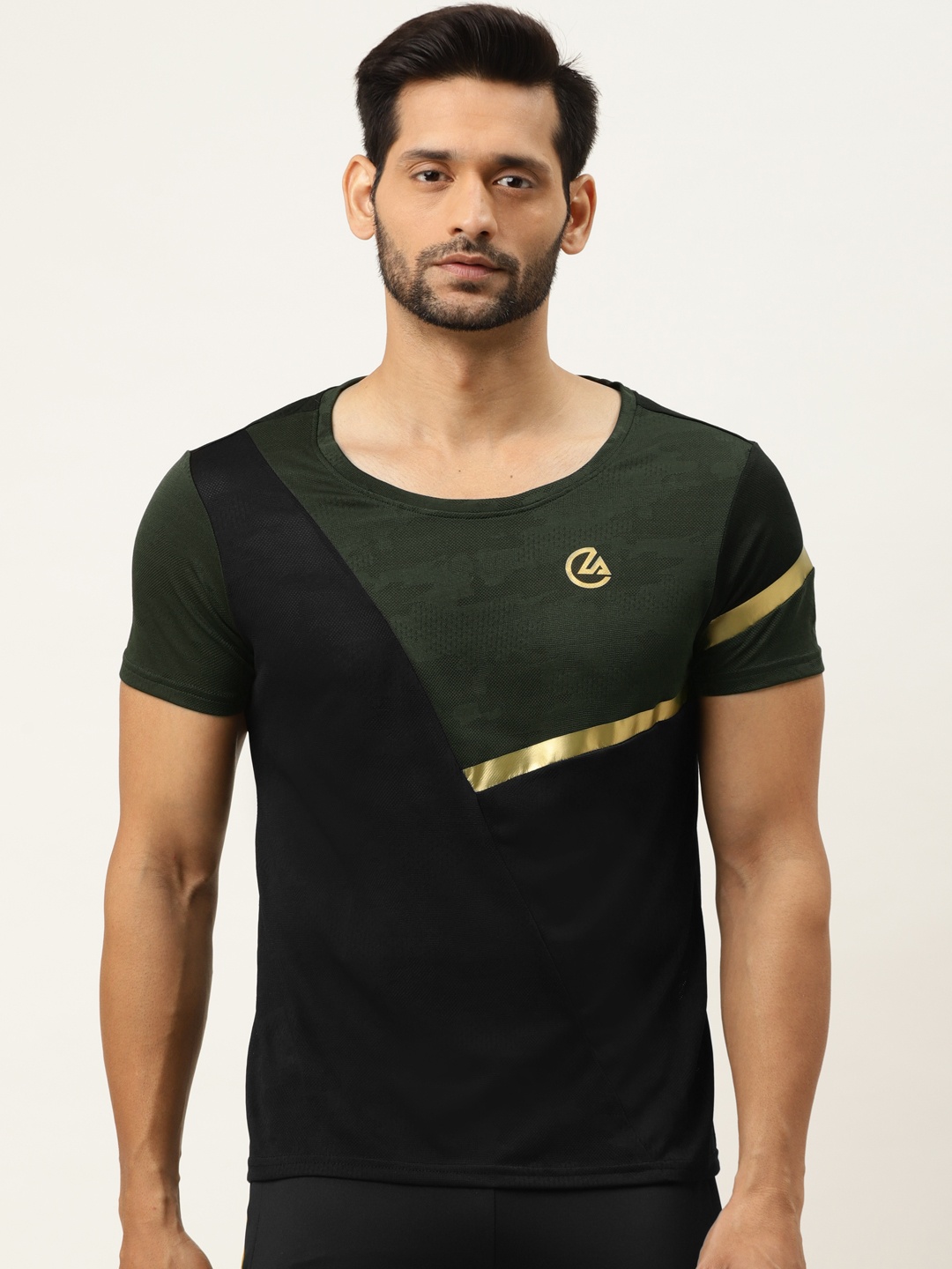 

ACTOHOLIC Men Black & Olive Green Colourblocked Round Neck T-shirt