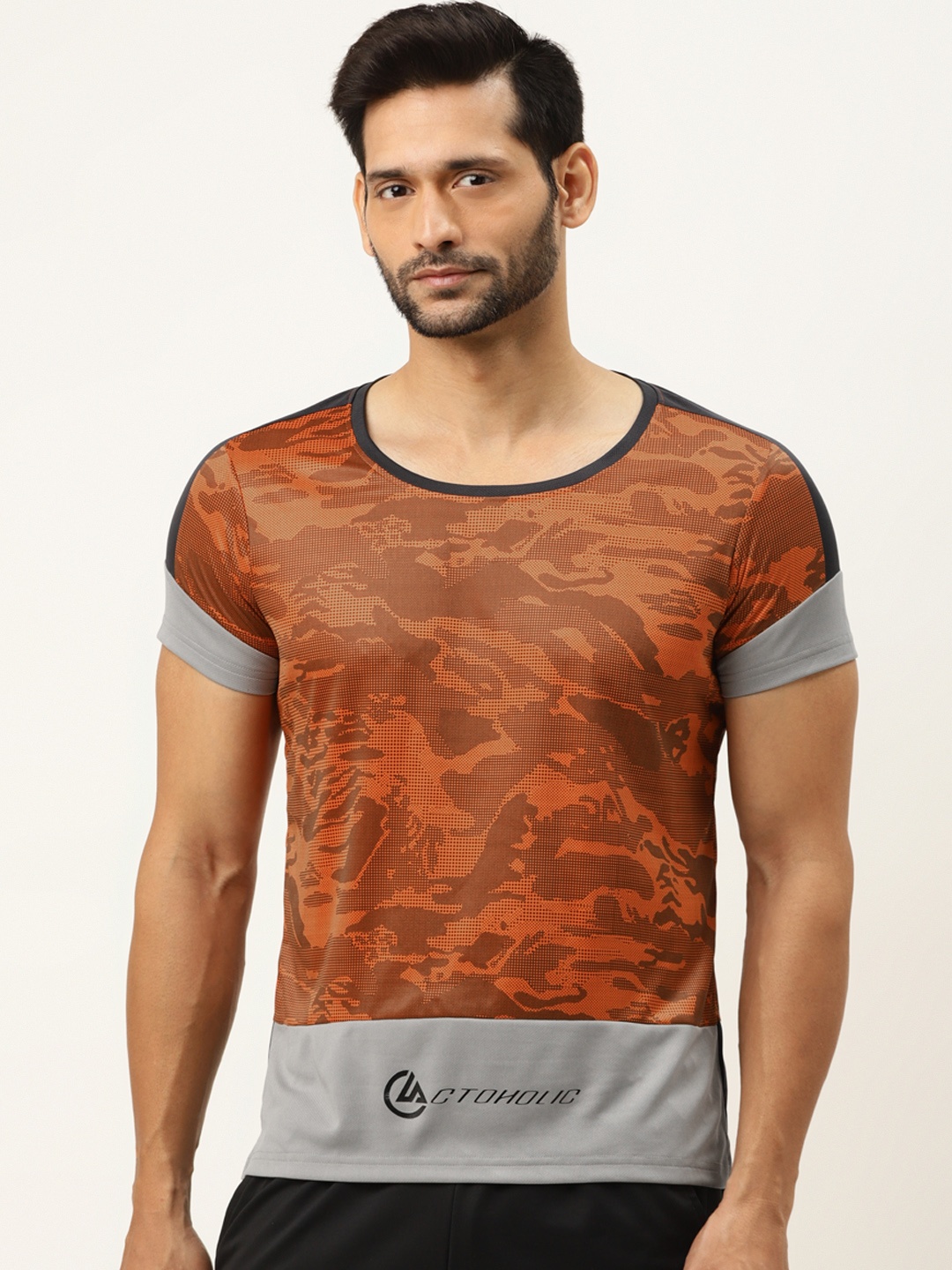 

ACTOHOLIC Men Rust Orange & Grey Camouflage Printed Round Neck High-Low T-shirt