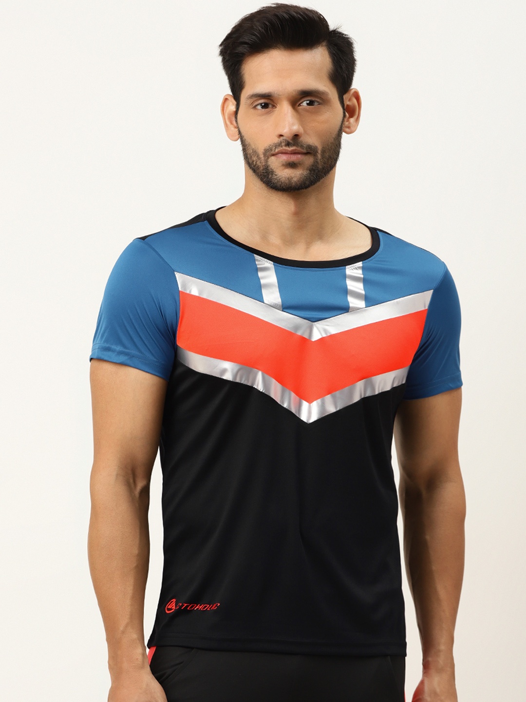 

ACTOHOLIC Men Black & Blue Colourblocked Round Neck T-shirt