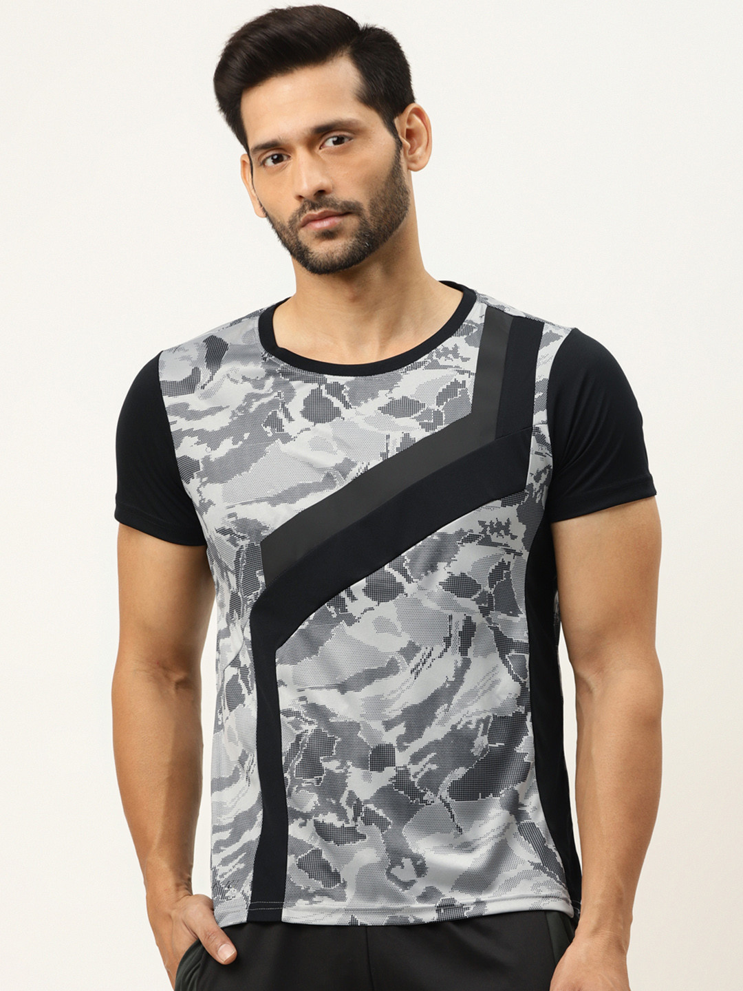 

ACTOHOLIC Men Grey & Black Printed Round Neck T-shirt