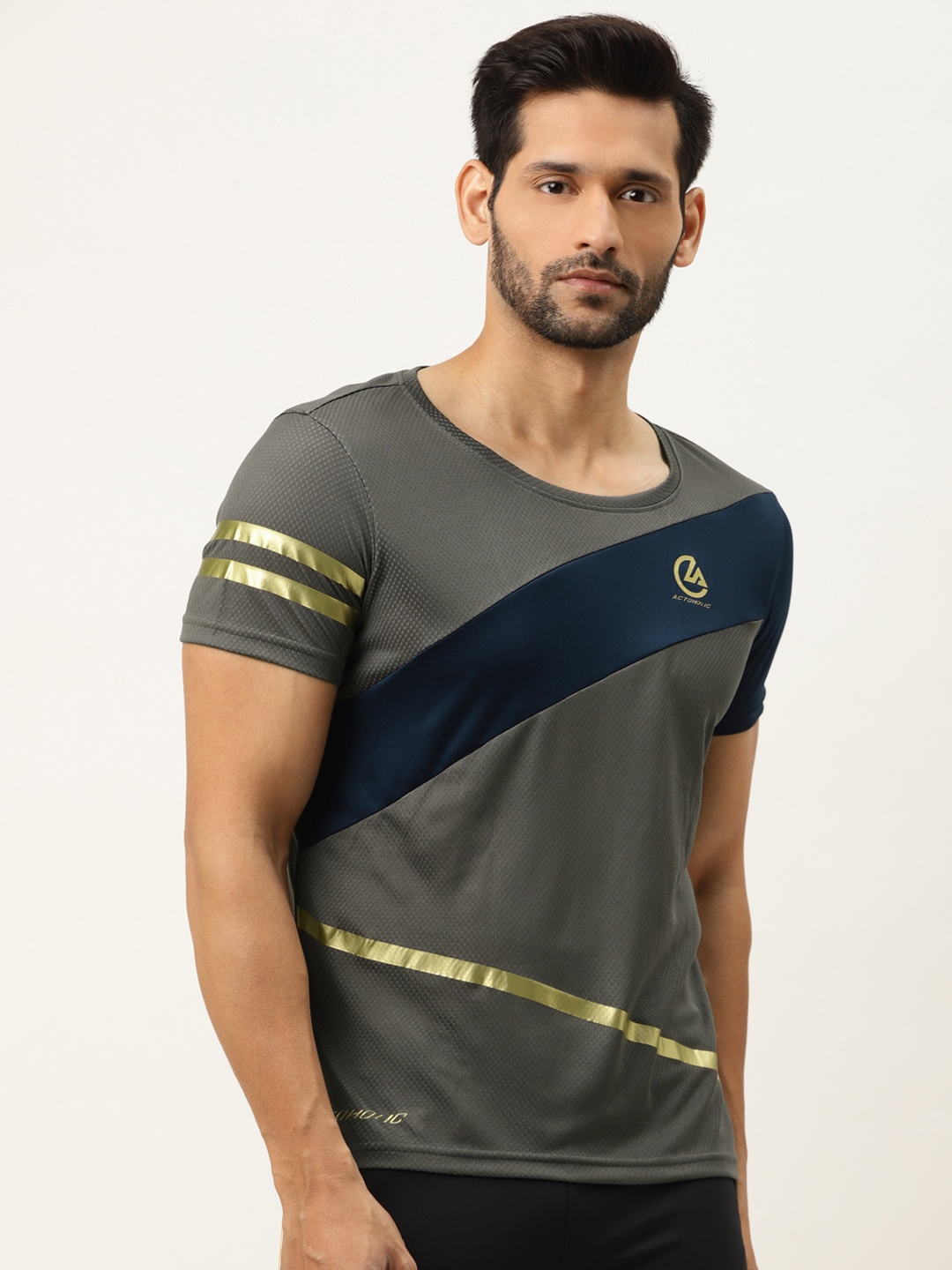 

ACTOHOLIC Men Grey & Navy Self Design Round Neck T-shirt