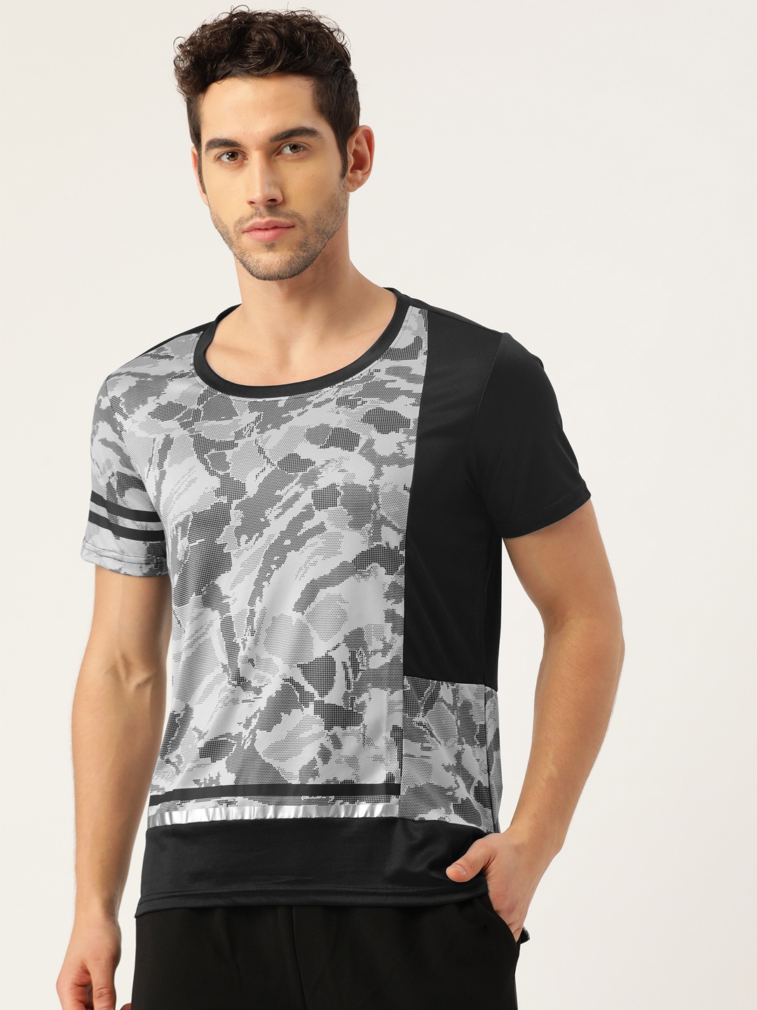

ACTOHOLIC Men Grey & Black Printed Round Neck High-Low T-shirt