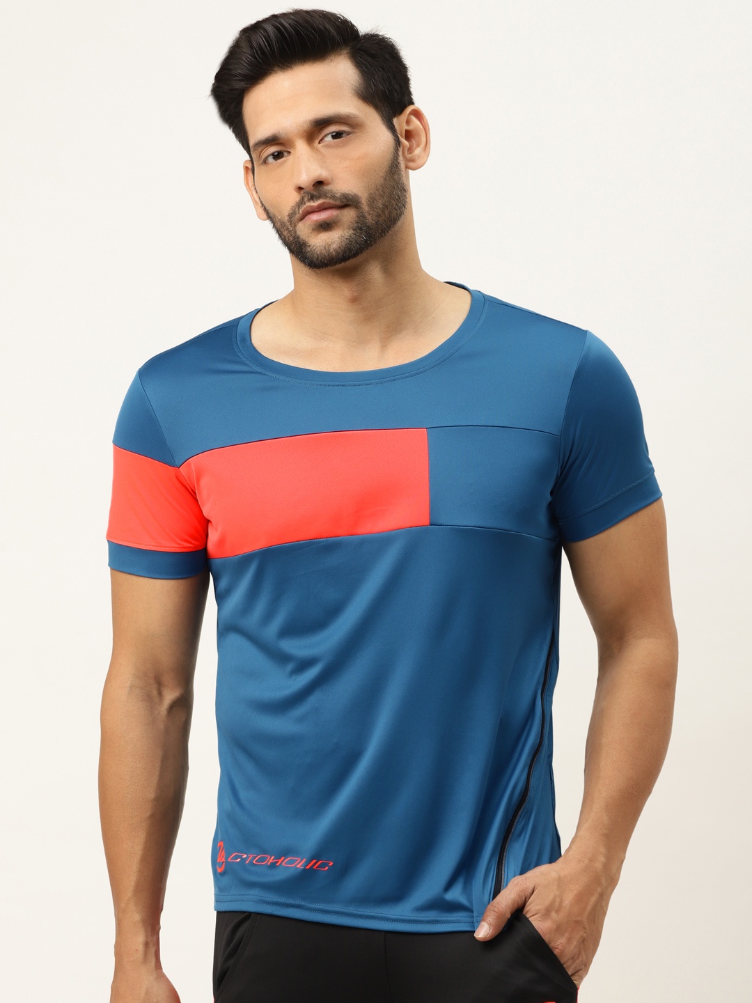 

ACTOHOLIC Men Teal Blue & Neon Pink Striped Round Neck T-shirt