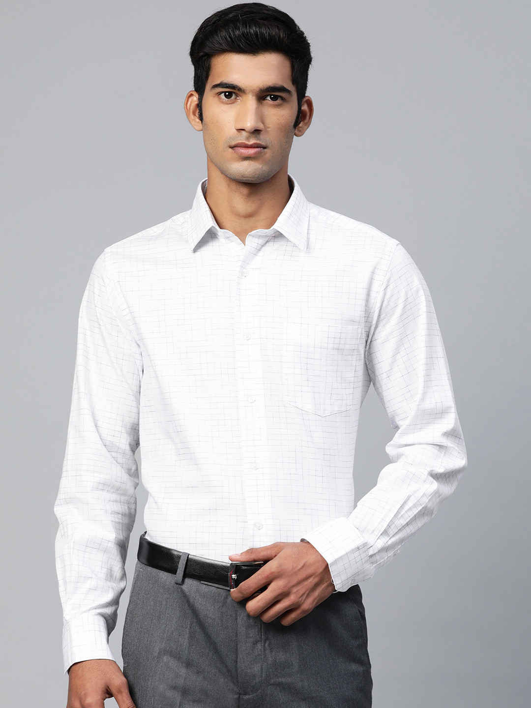 

Arrow Men White & Blue Regular Fit Checked Formal Shirt