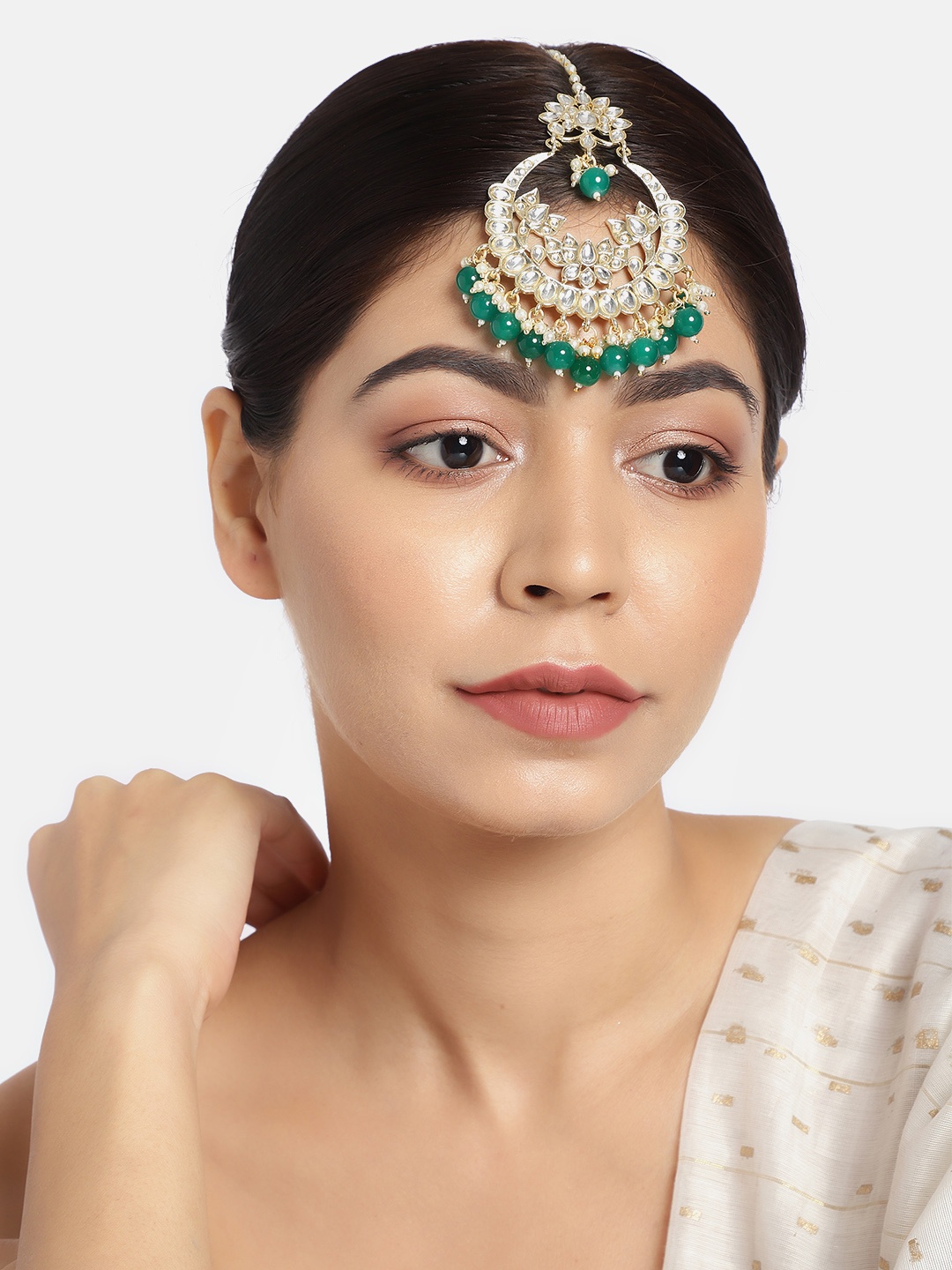 

LAIDA Women Gold-Plated & Green Kundan-Studded Handcrafted Maang Tikka