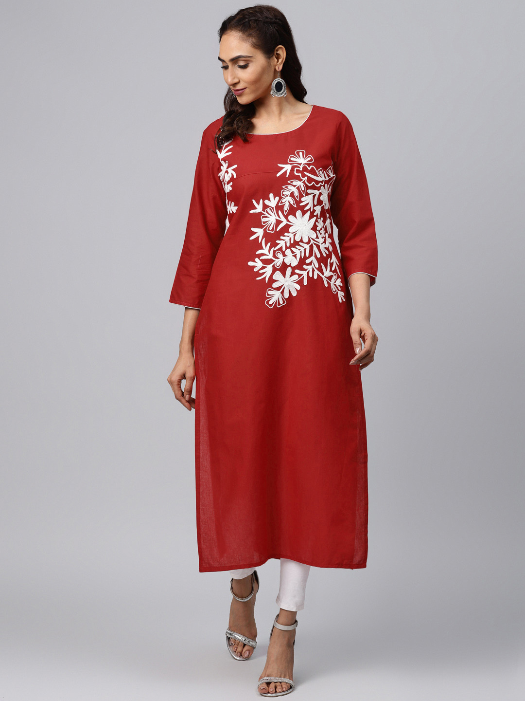 

Akshatani Women Red & White Floral Embroidered Straight Kurta
