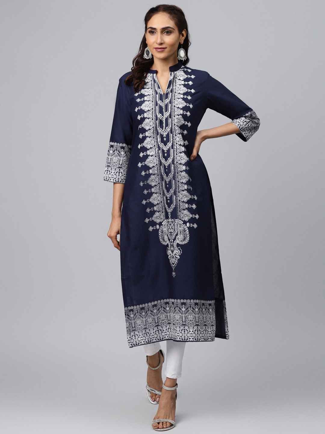 

Akshatani Women Navy Blue & White Hand Block Print Straight Kurta