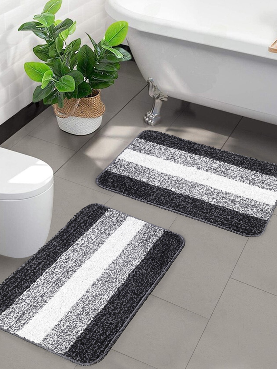 

Saral Home Set of 2 Black & White Colourblocked Anti-Skid Bathmats