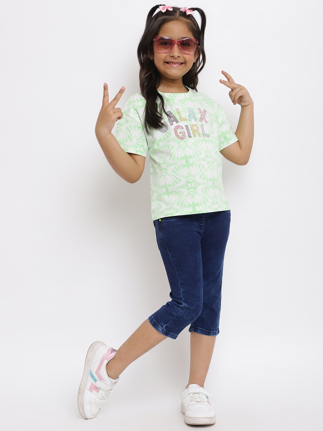 

TALES & STORIES Girls Blue Solid Regular Fit Capris