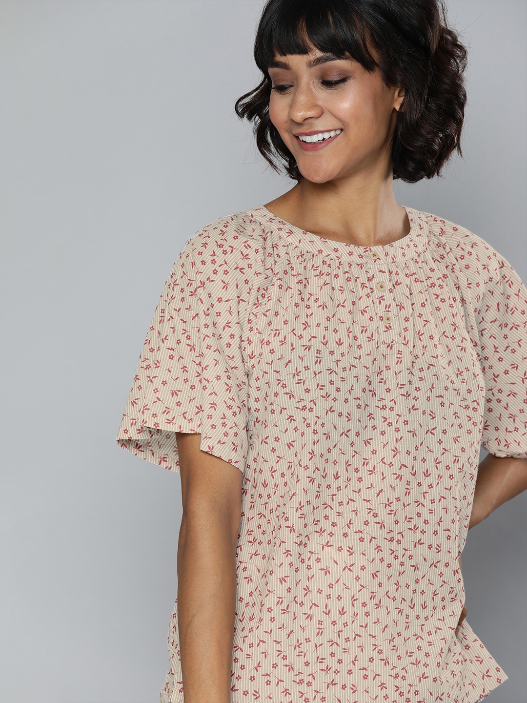 

Chemistry Women Beige & Red Floral Print Pure Cotton Pure Cotton Top