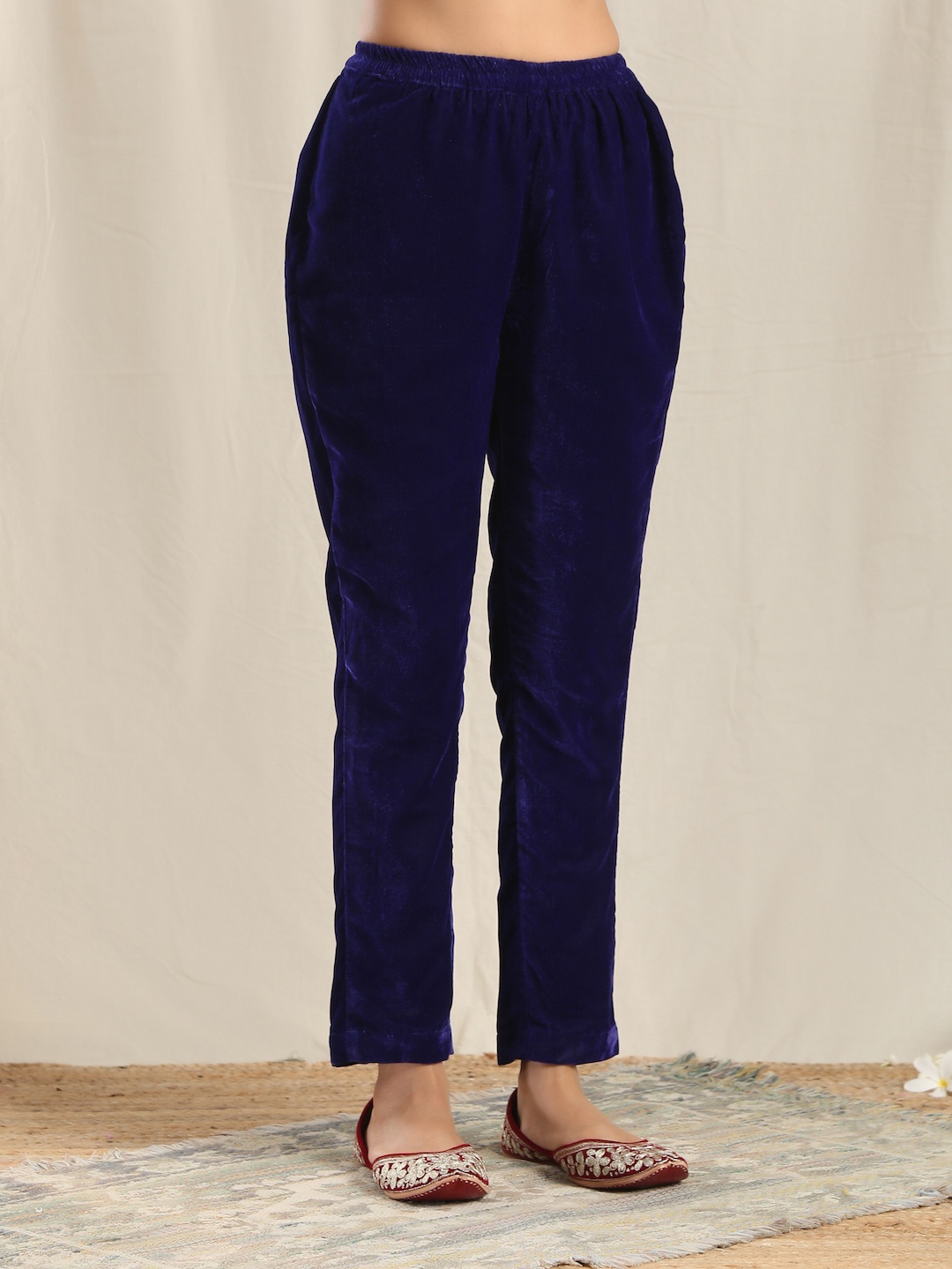 

trueBrowns Women Blue Regular Fit Solid Cigarette Trousers