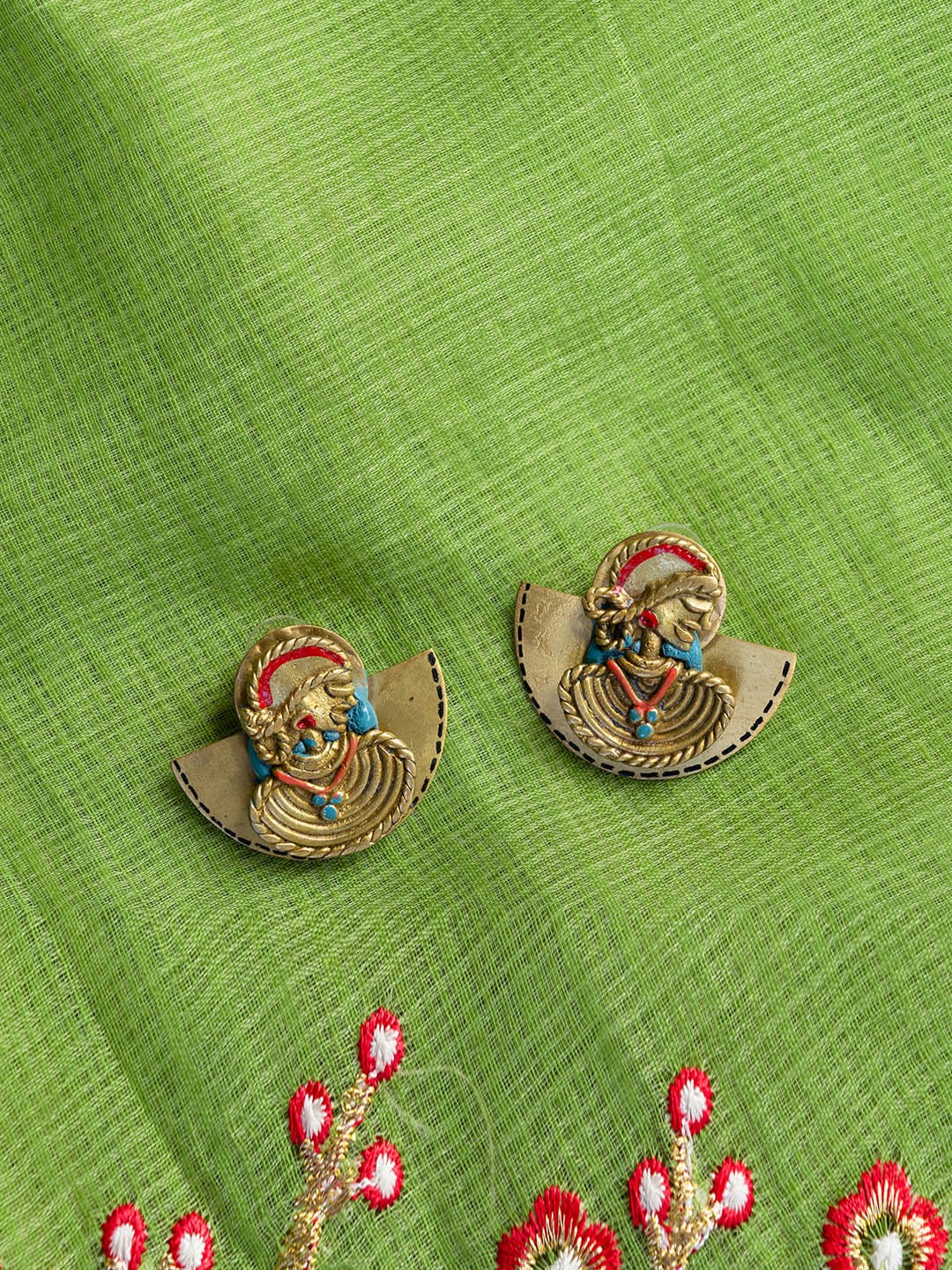 

ExclusiveLane Gold-Toned Bohemian Brass Handmade Dhokra Art Studs Earrings