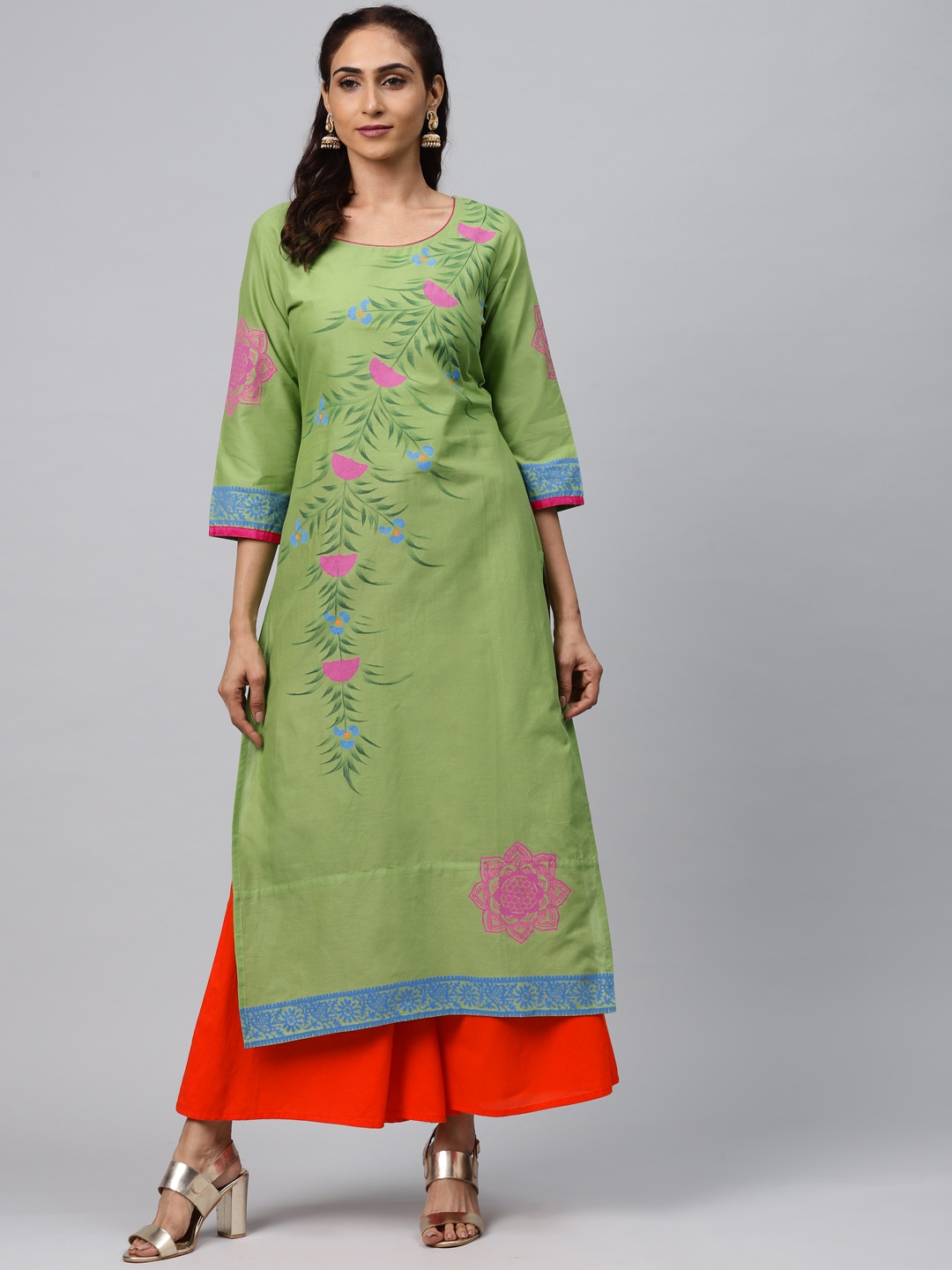 

Akshatani Women Green & Pink Floral Hand Block Print Straight Kurta