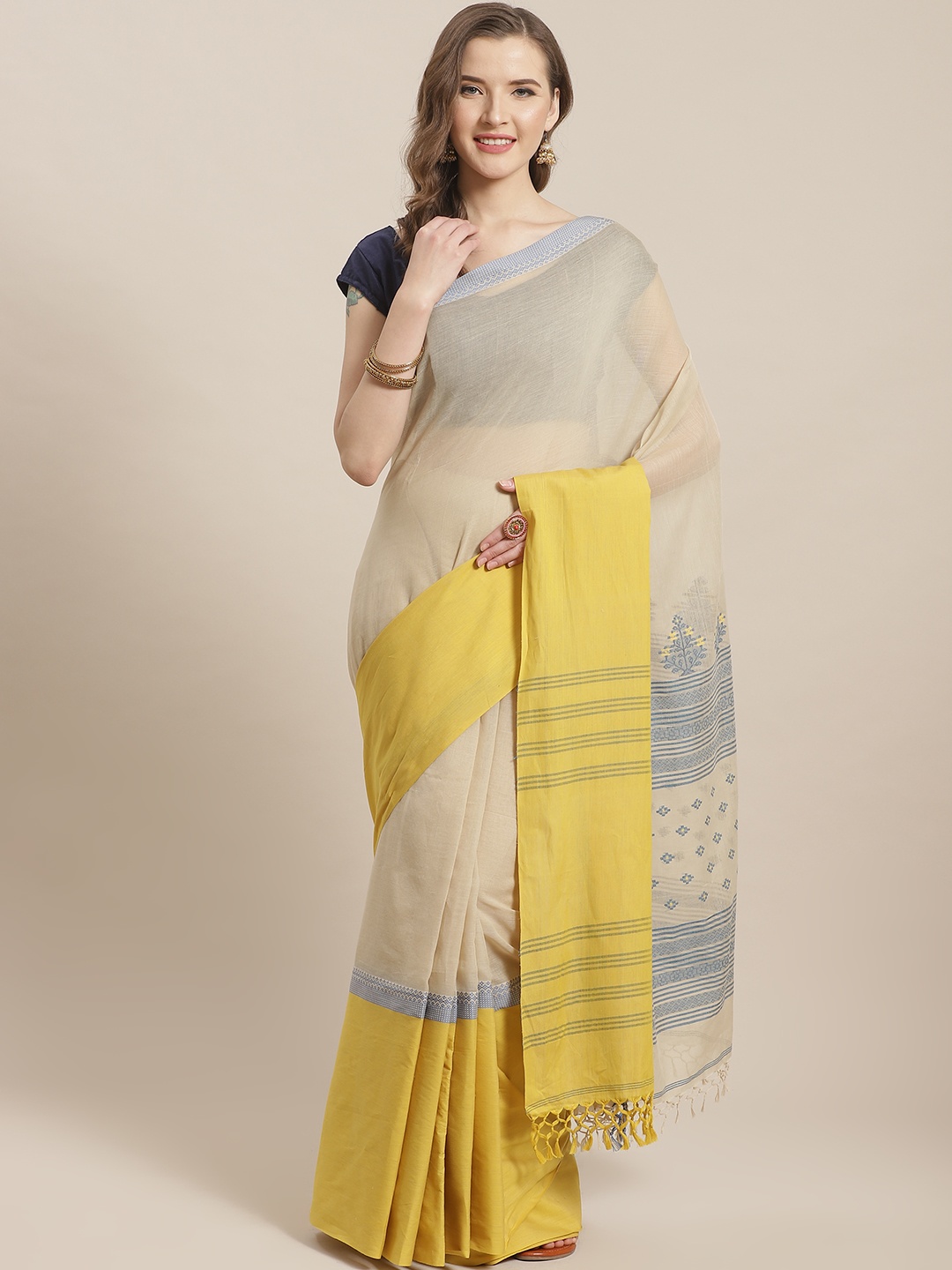 

ADITRI Handloom Cream-Coloured & Yellow Pure Cotton Solid Saree