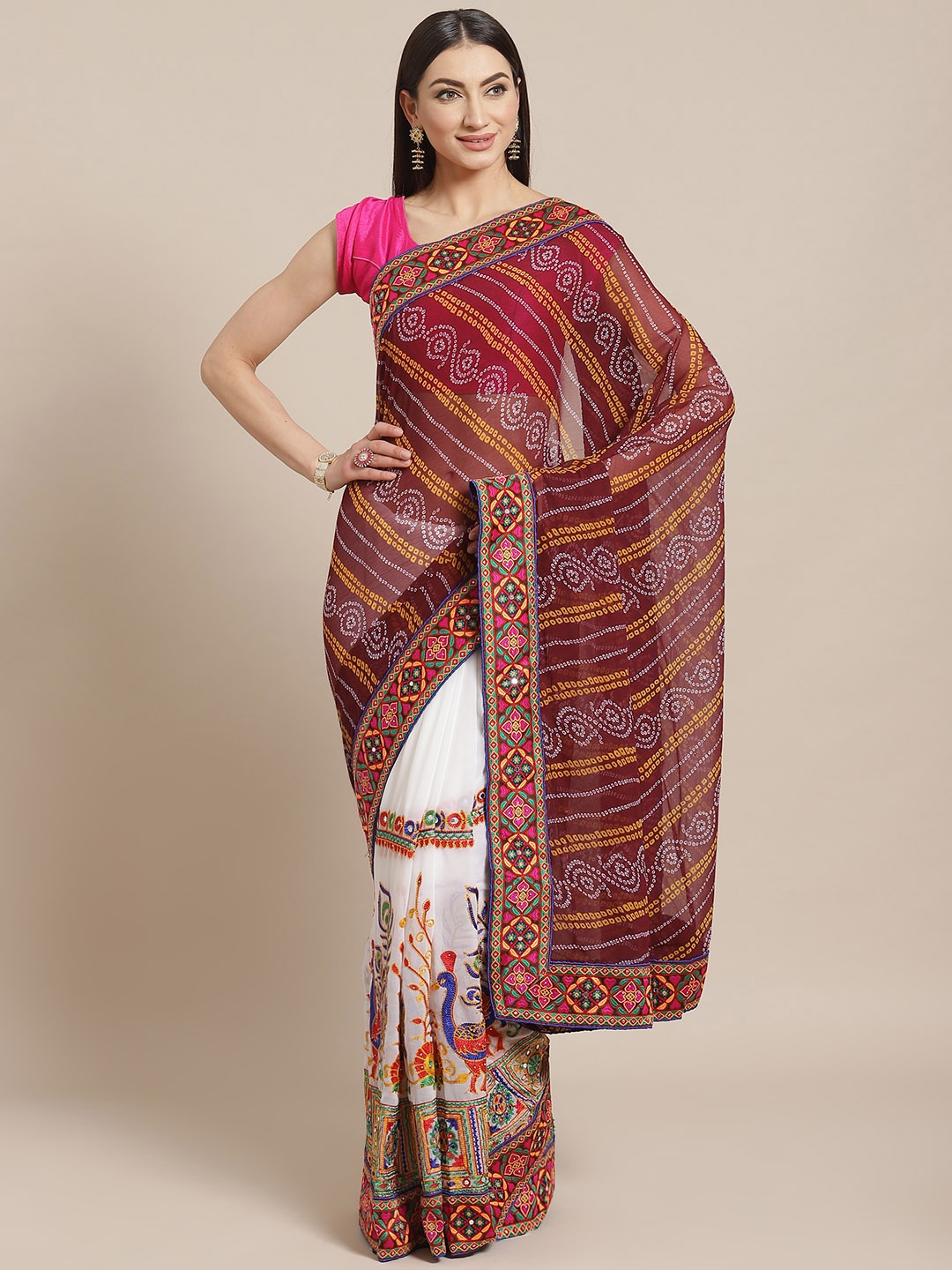 

VASTRANAND White & Brown Kutchi Embroidered Bandhani Saree