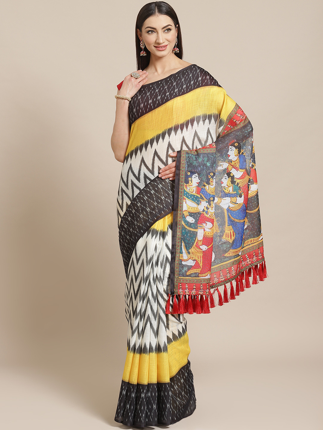 

VASTRANAND Off-White & Black Printed Ikat Saree