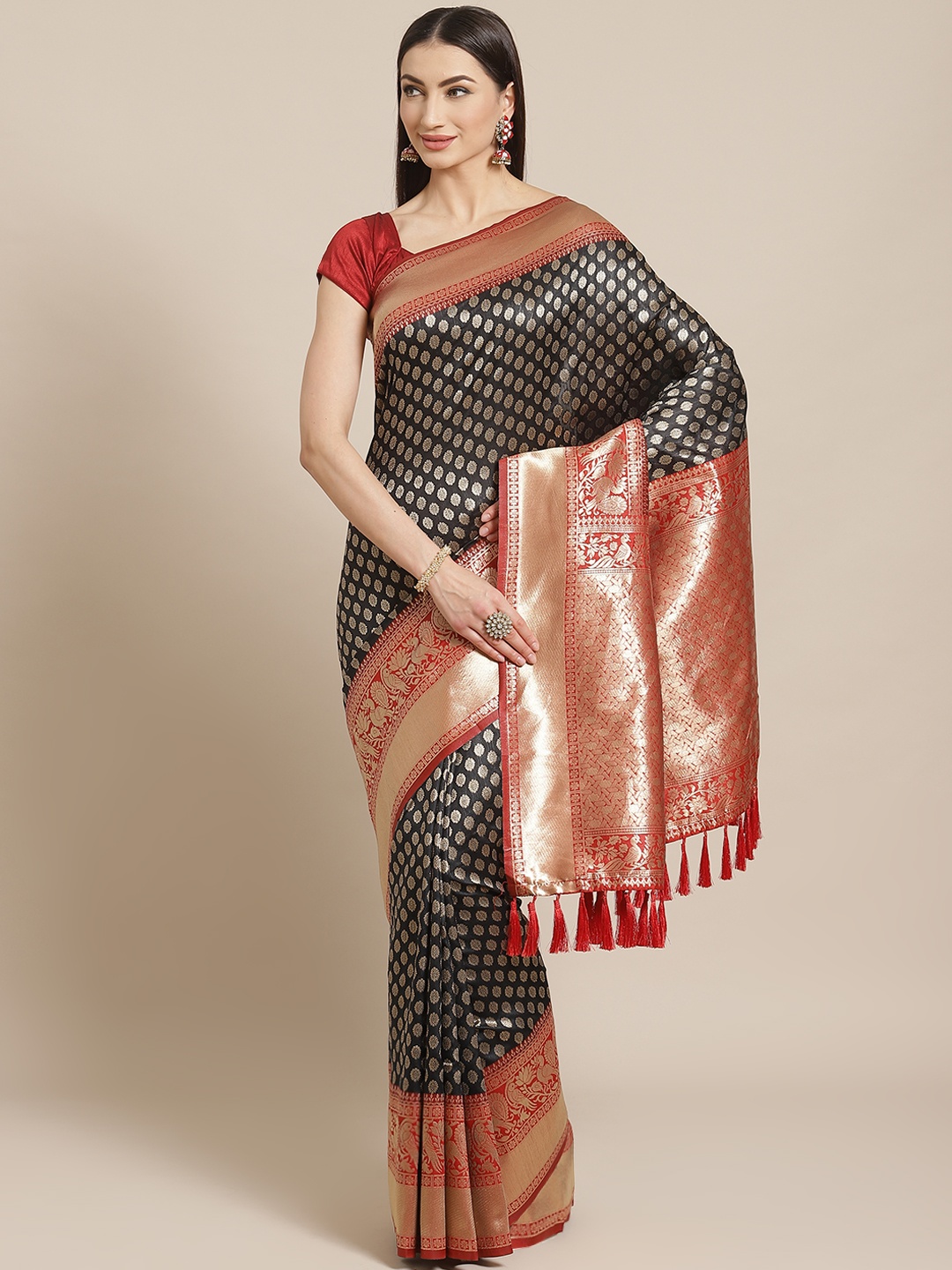 

VASTRANAND Black & Golden Woven Design Banarasi Saree