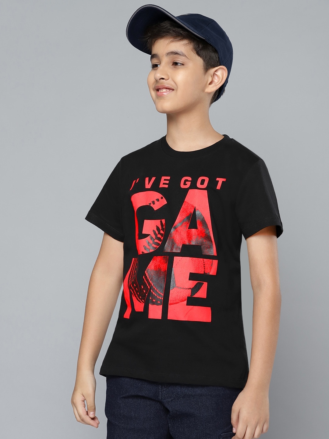 

YK Boys Black & Red Pure Cotton Typography Print Round Neck T-shirt