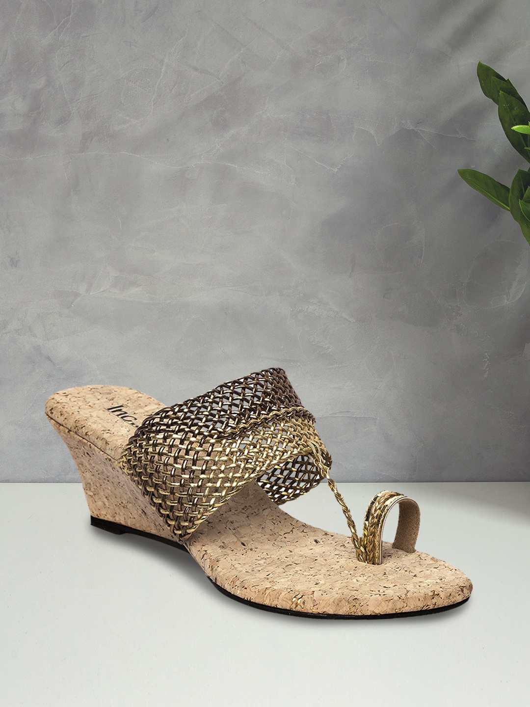 

Inc 5 Women Gold Woven Design Wedges