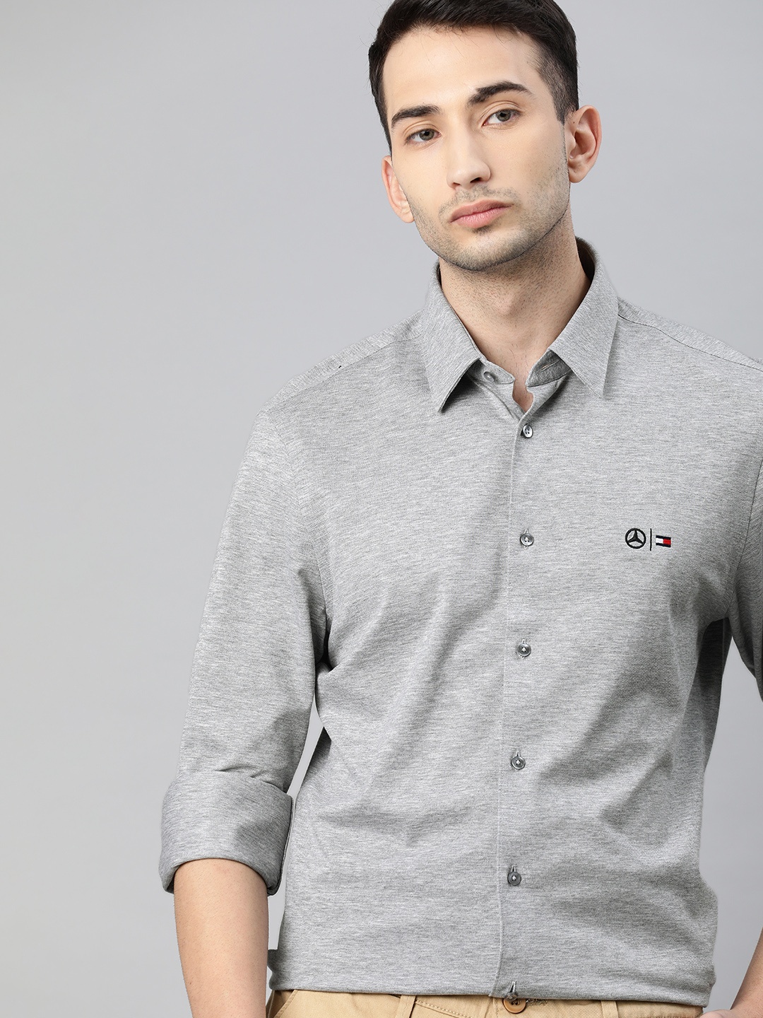 

Tommy Hilfiger Men Grey Slim Fit Solid Casual Shirt