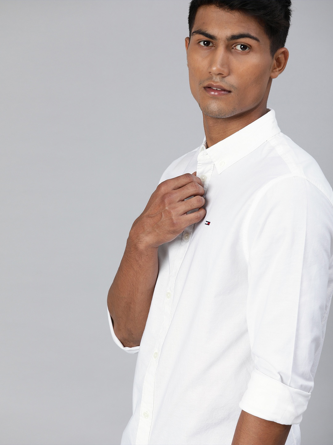 

Tommy Hilfiger Men White Slim Fit Solid Casual Shirt