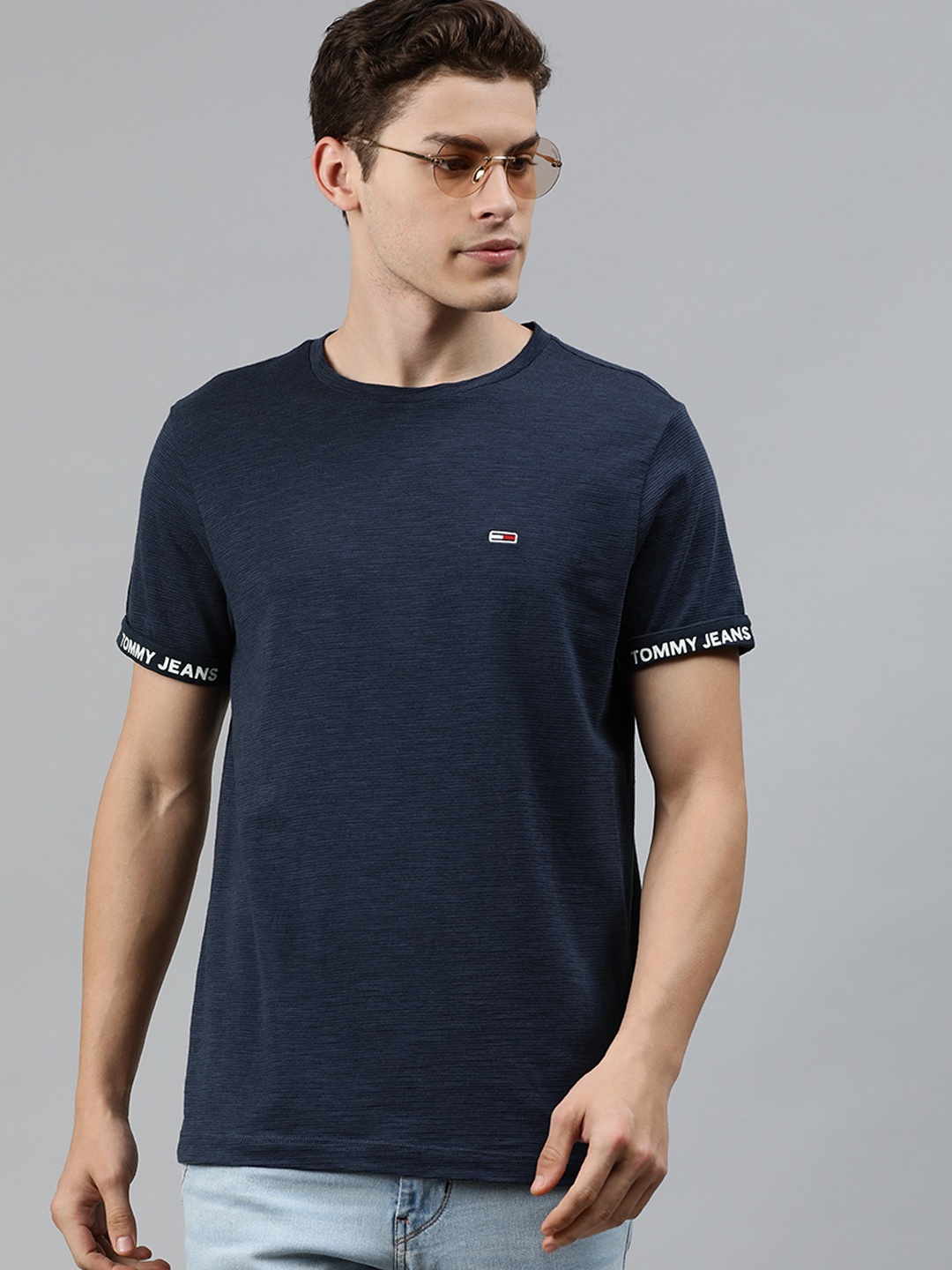 

Tommy Hilfiger Men Navy Blue Solid Round Neck T-shirt