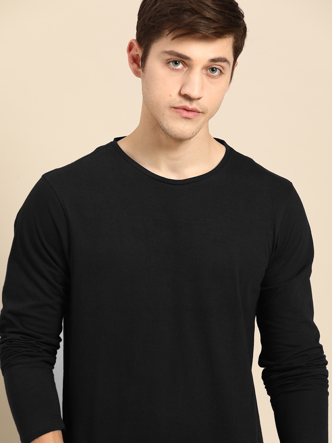 

ether Men Black Pure Cotton Solid Round Neck T-shirt