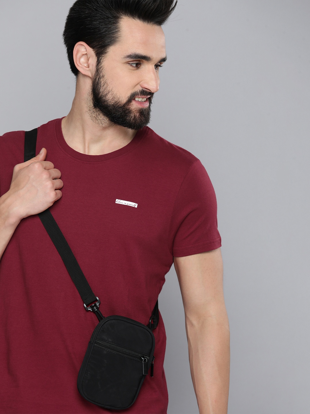

HERE&NOW Men Maroon Pure Cotton Round Neck T-shirt