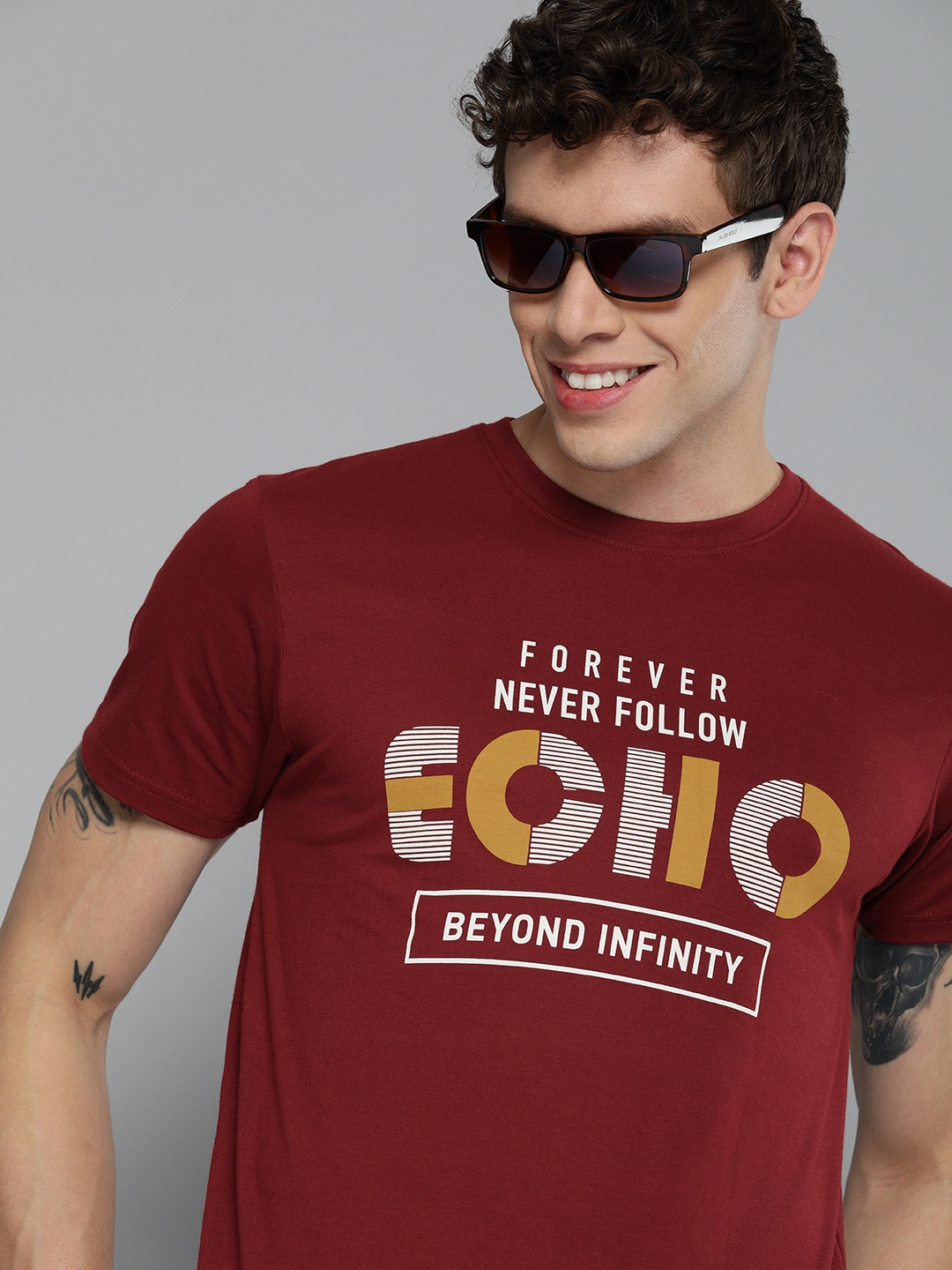 

HERENOW Men Maroon Printed Round Neck Pure Cotton T-shirt