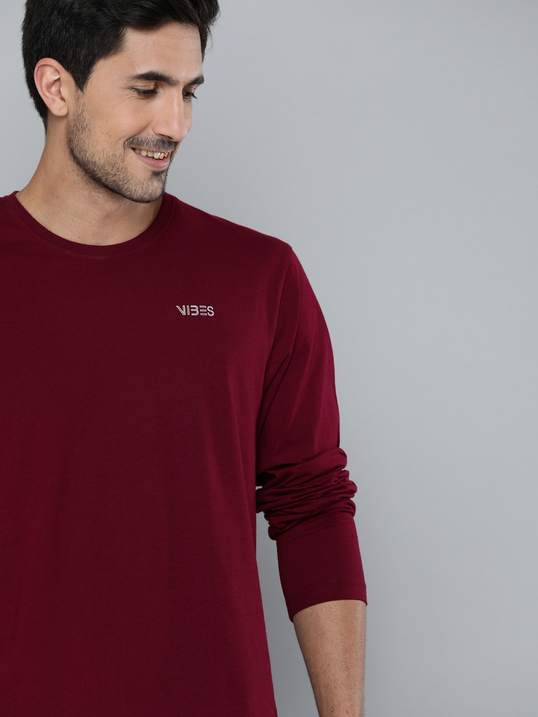 

HERENOW Men Maroon Solid Round Neck Pure Cotton T-shirt