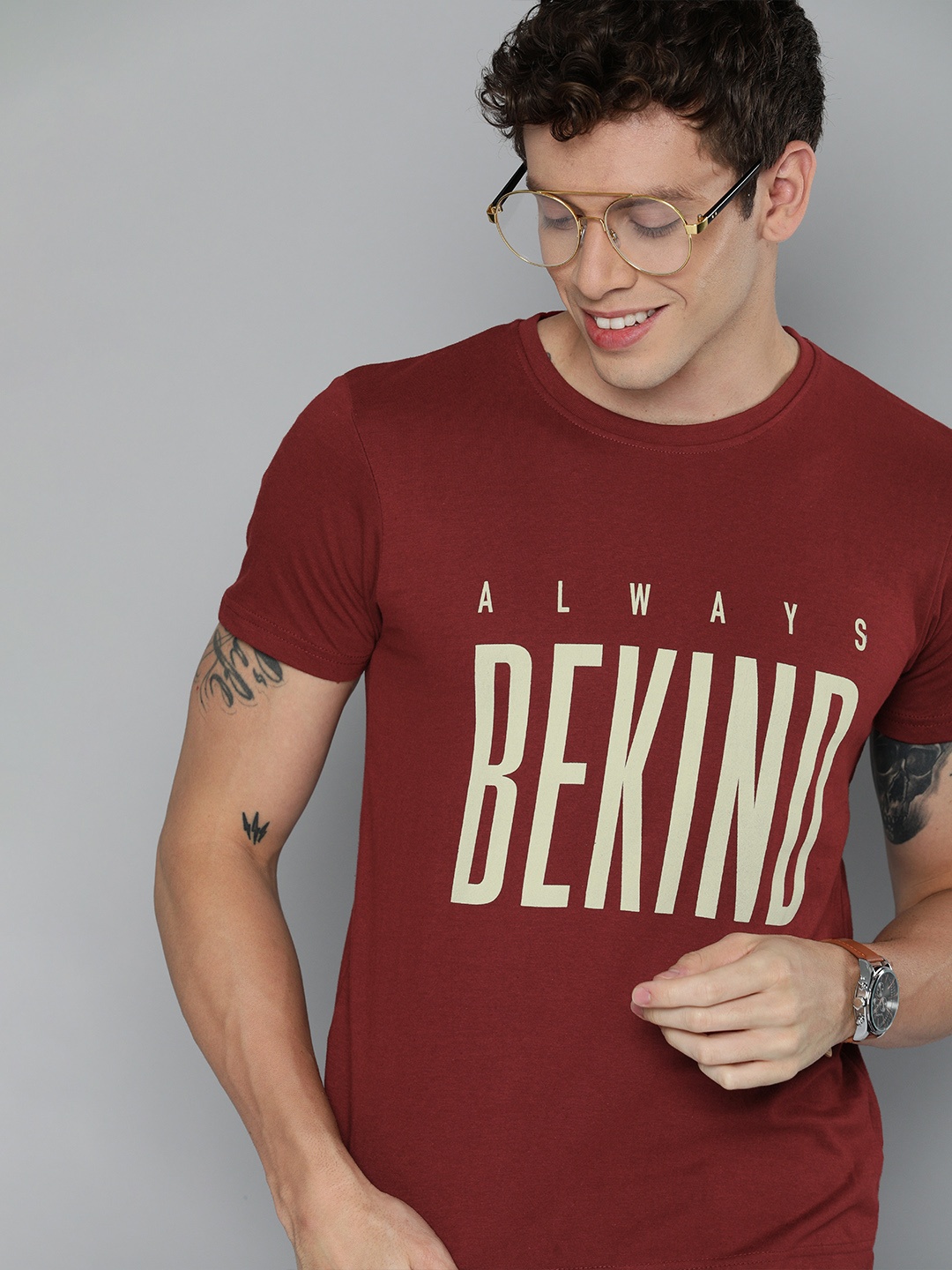 

HERENOW Men Maroon Off-White Printed Round Neck Pure Cotton T-shirt