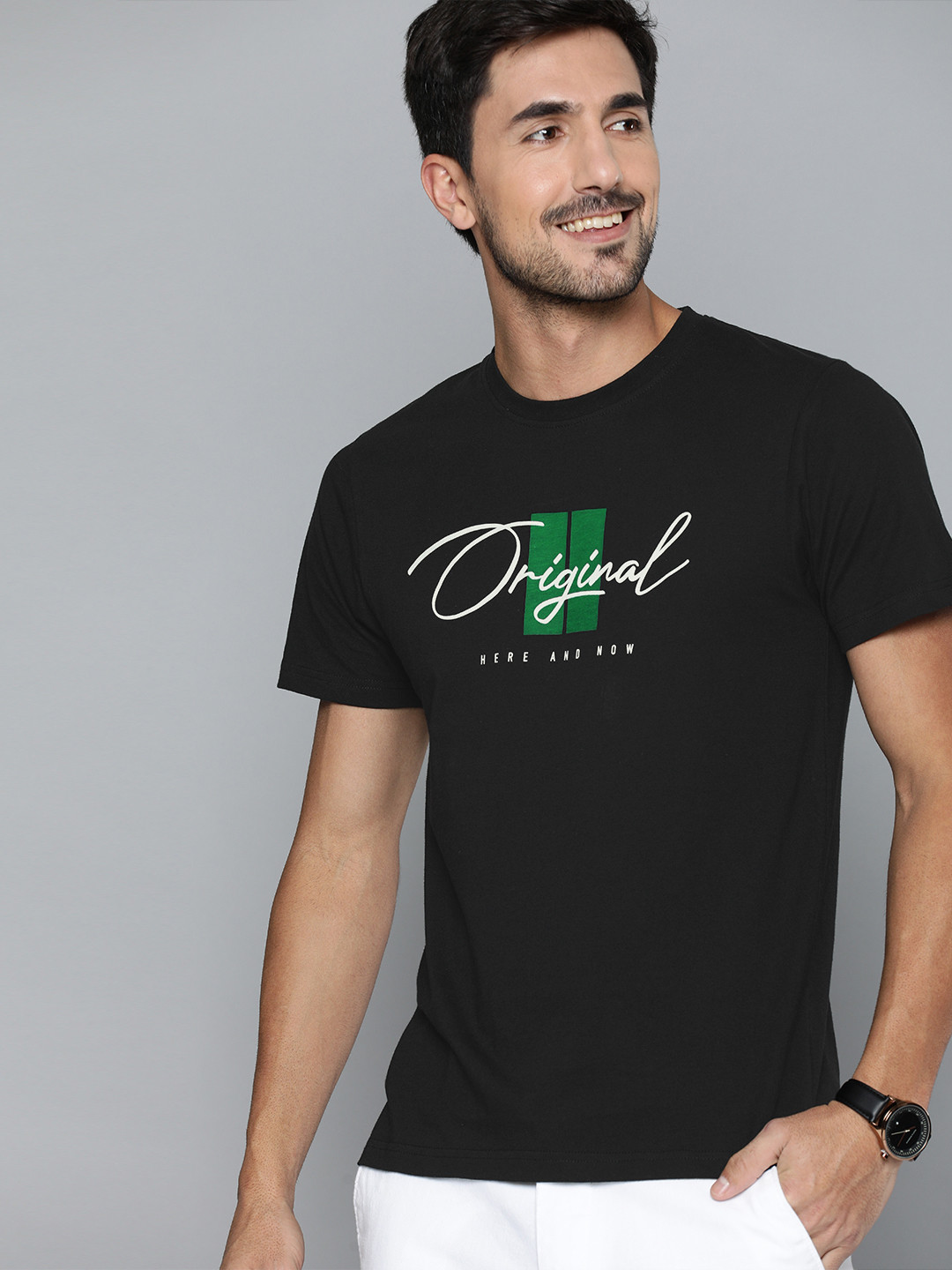 

HERE&NOW Men Black Printed Round Neck T-shirt