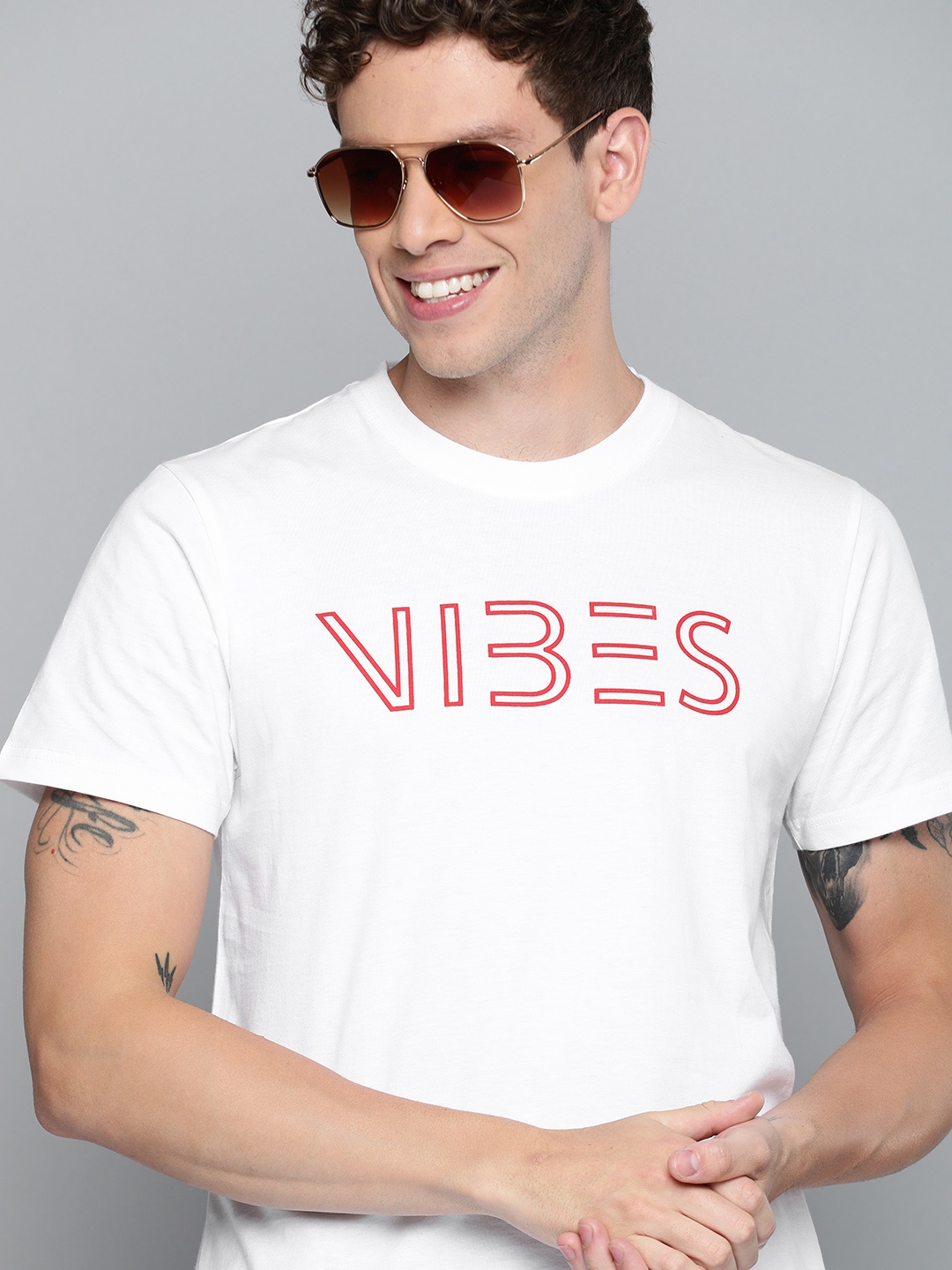 

HERE&NOW Men White & Red Printed Round Neck T-shirt