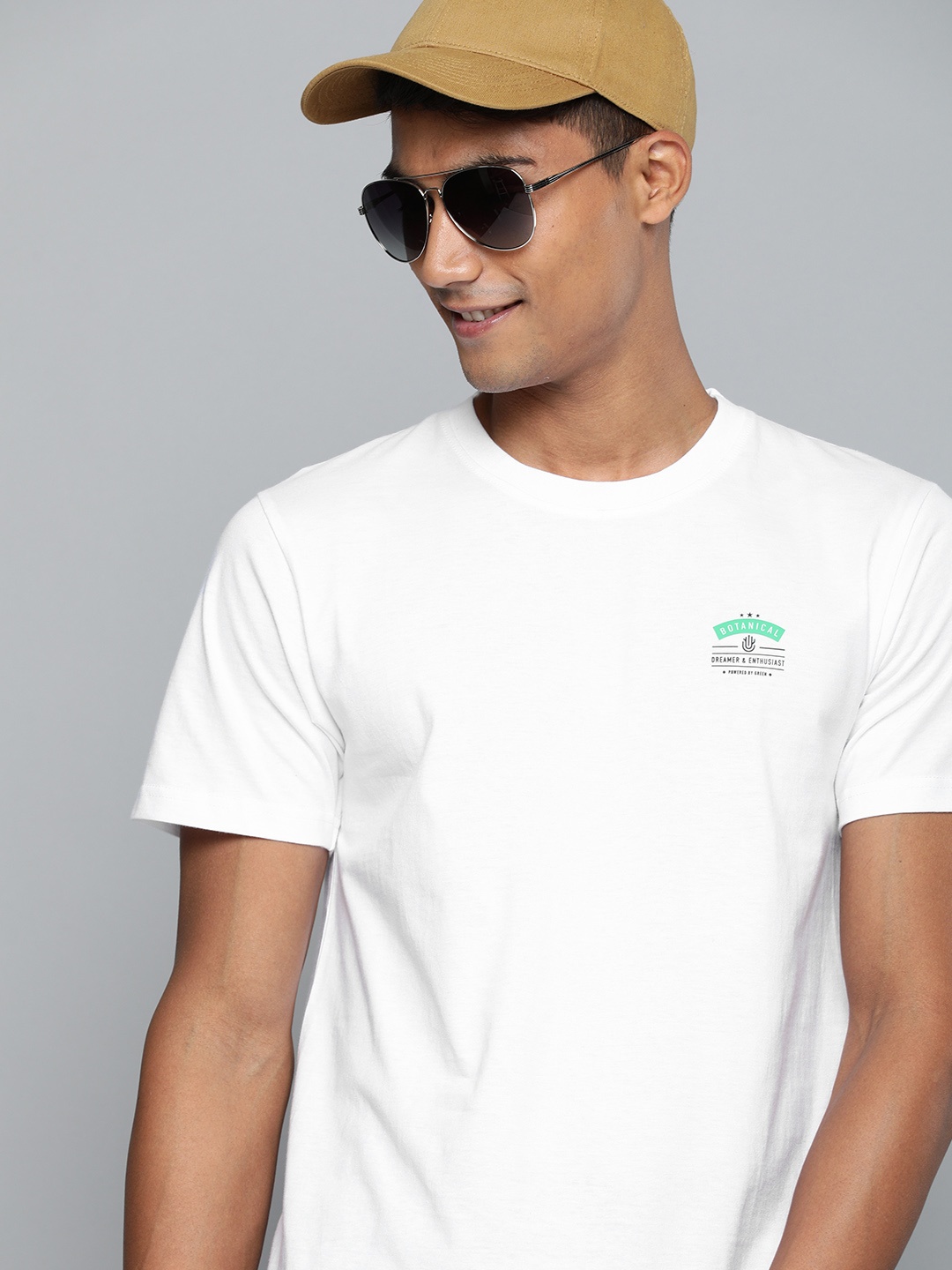 

HERE&NOW Men White Solid Round Neck T-shirt