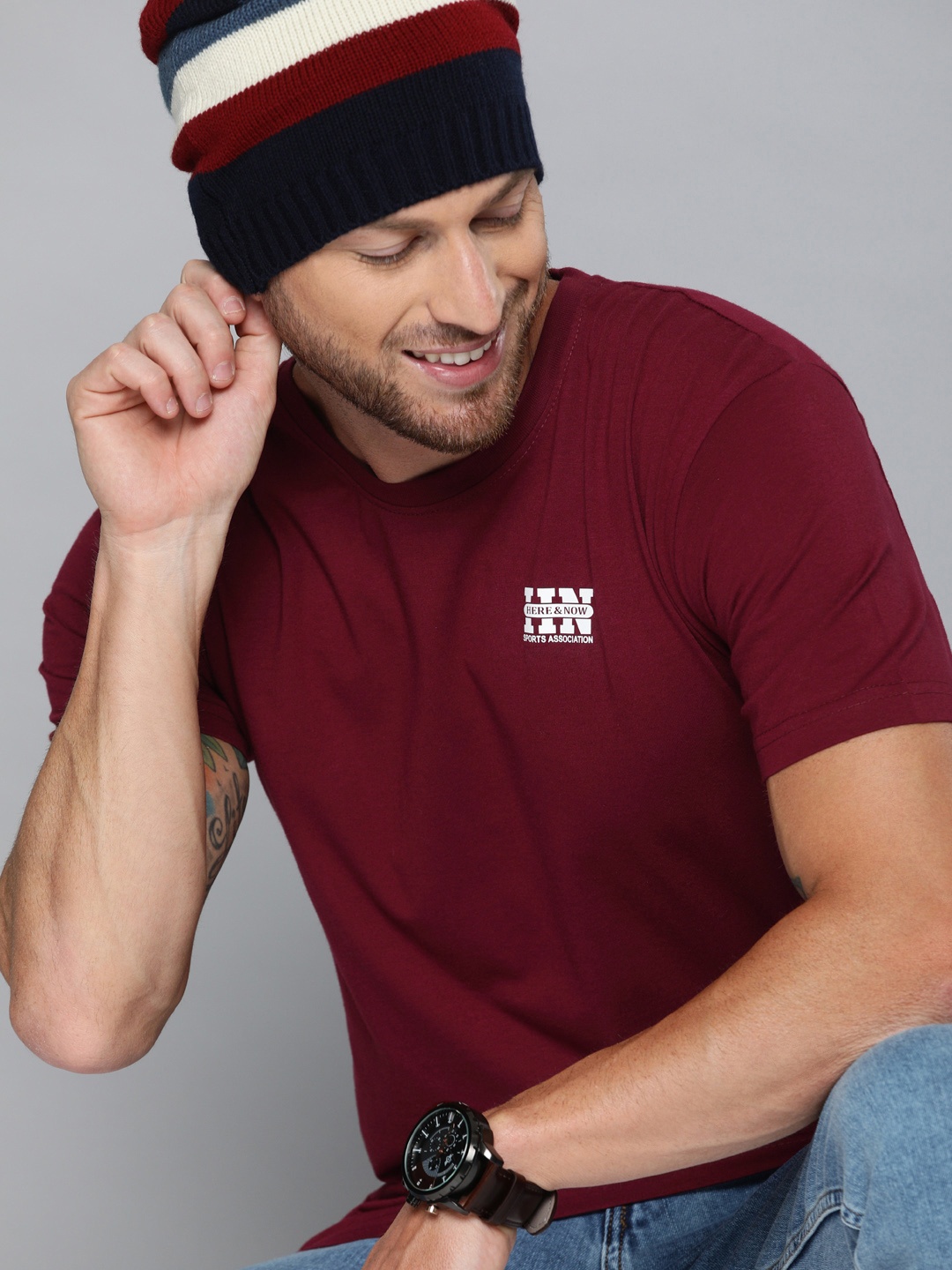 

HERENOW Men Maroon Printed Round Neck Pure Cotton T-shirt