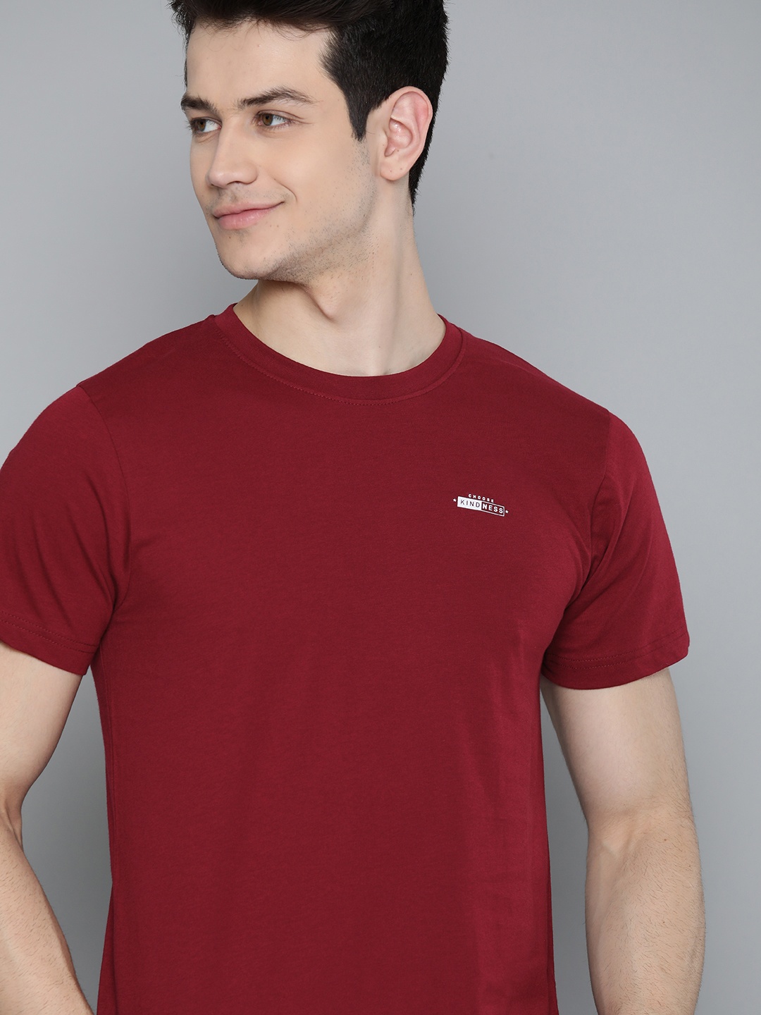 

HERE&NOW Men Maroon Pure Cotton Solid Round Neck T-shirt