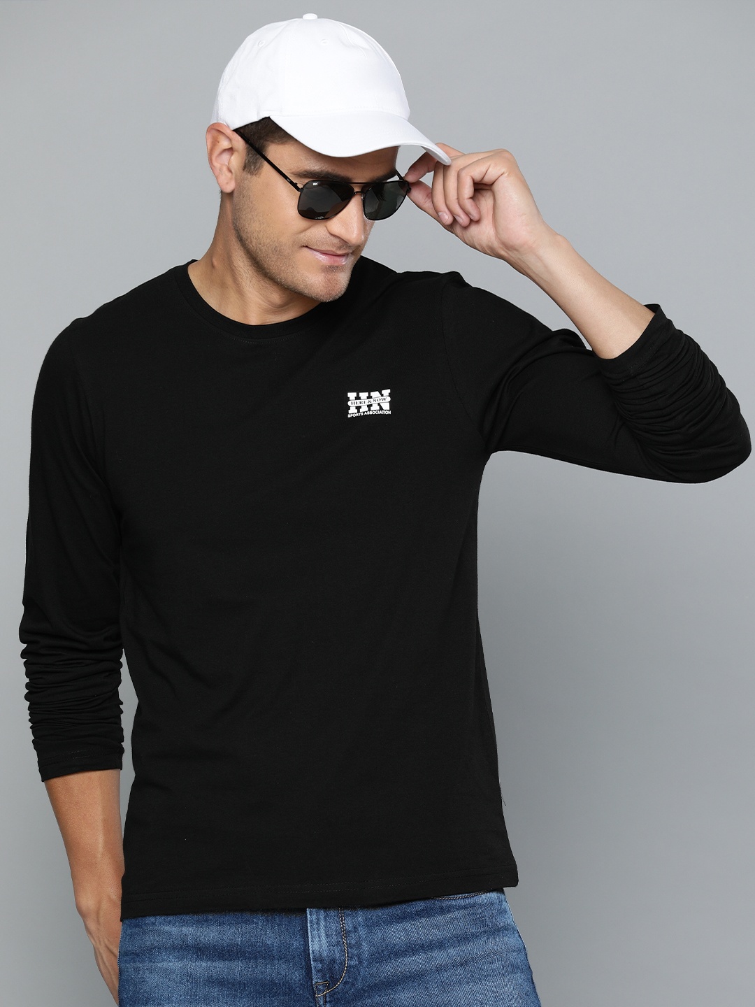 

HERE&NOW Men Black Solid Round Neck T-shirt