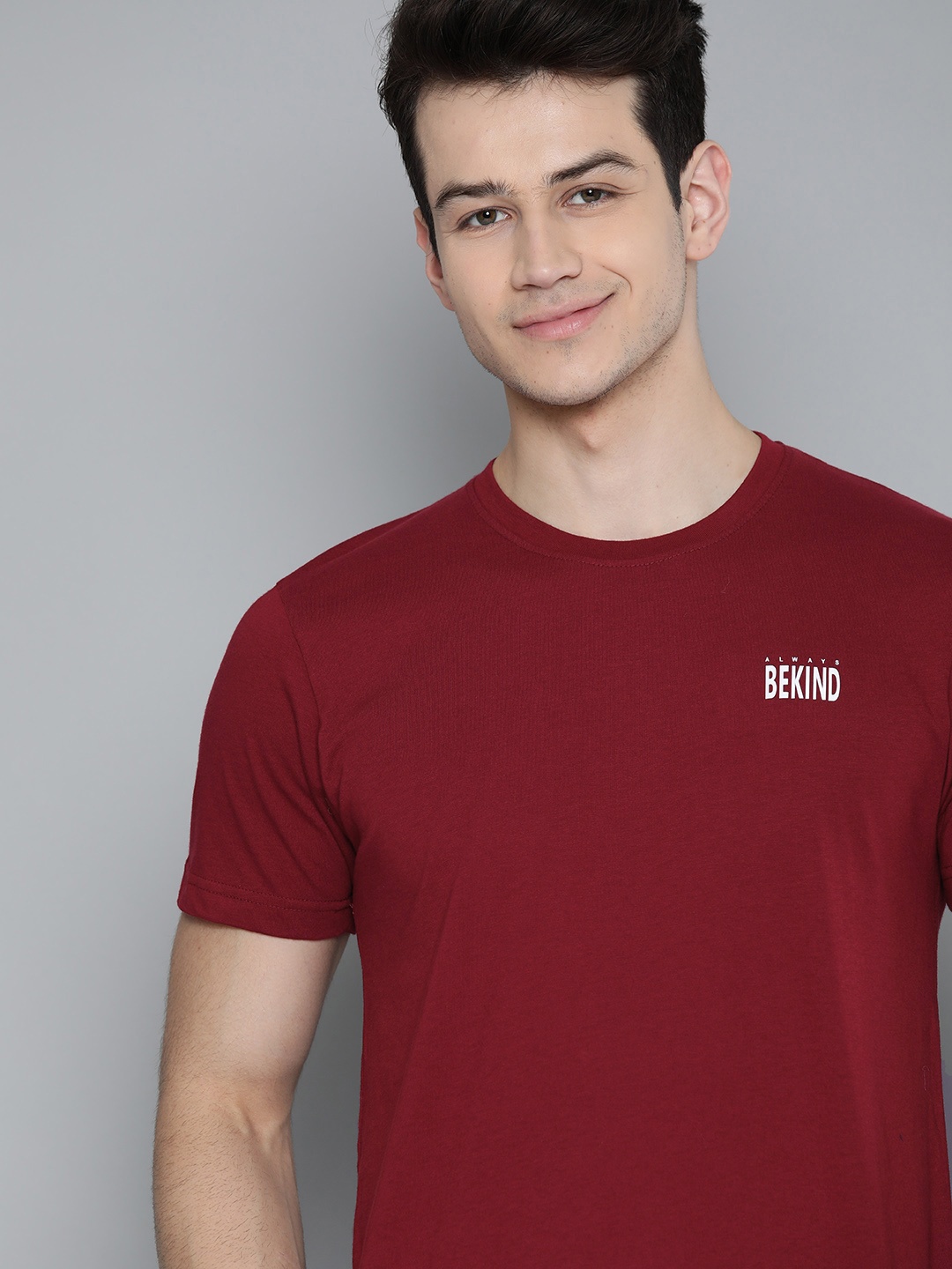 

HERE&NOW Men Maroon Pure Cotton Solid Round Neck T-shirt