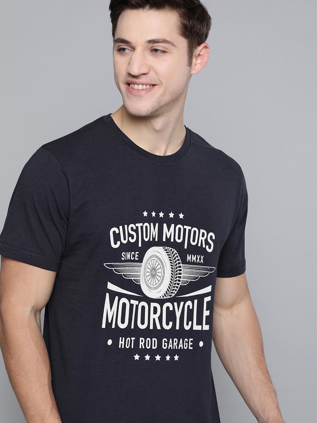 

HERENOW Men Navy Blue White Printed Round Neck Pure Cotton T-shirt