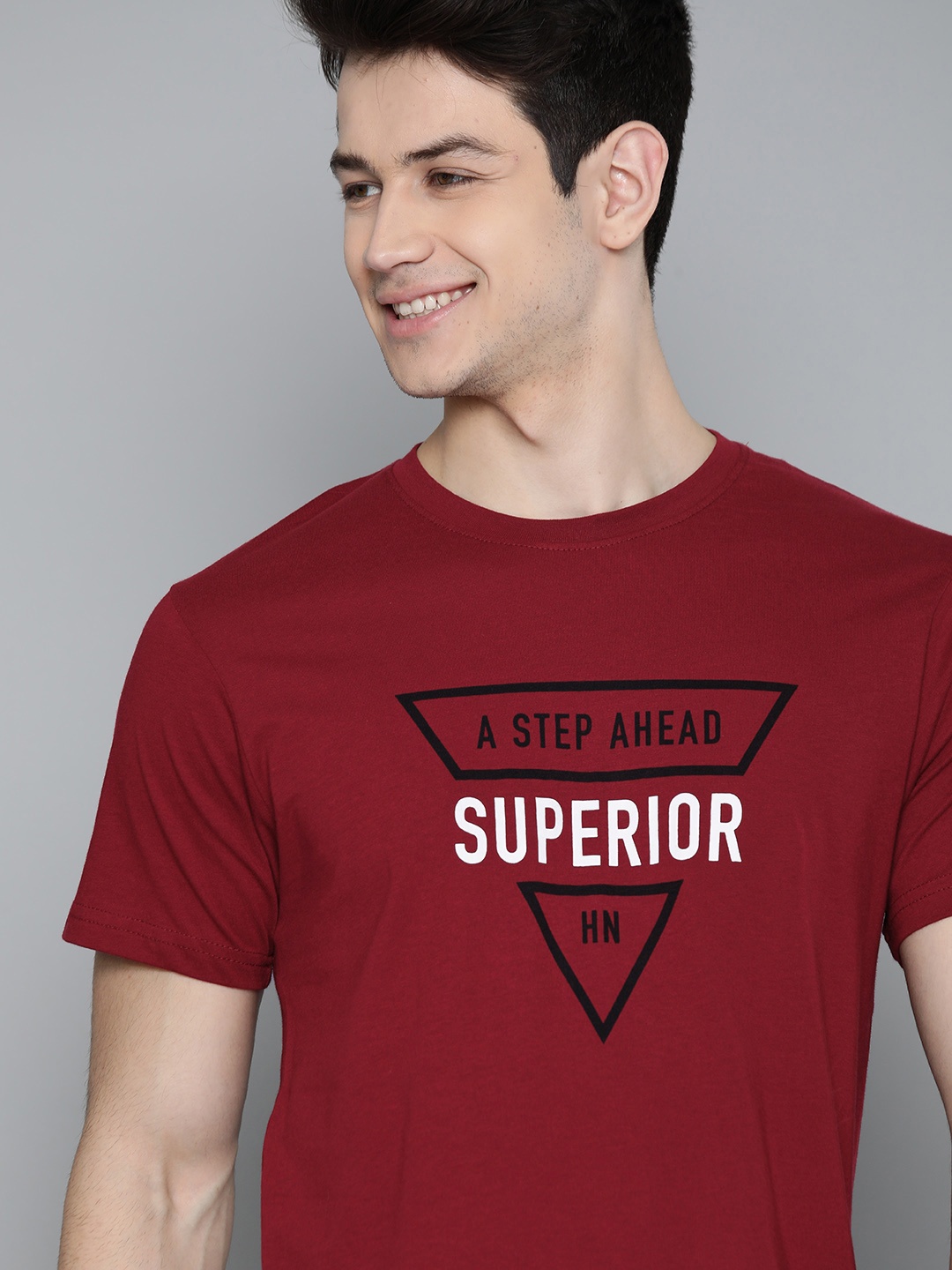 

HERE&NOW Men Maroon Pure Cotton Printed Round Neck T-shirt