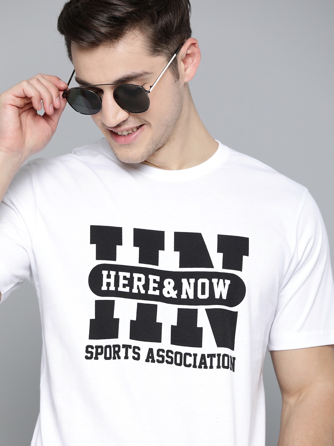 

HERENOW Men White Black Brand Logo Print Round Neck Pure Cotton T-shirt