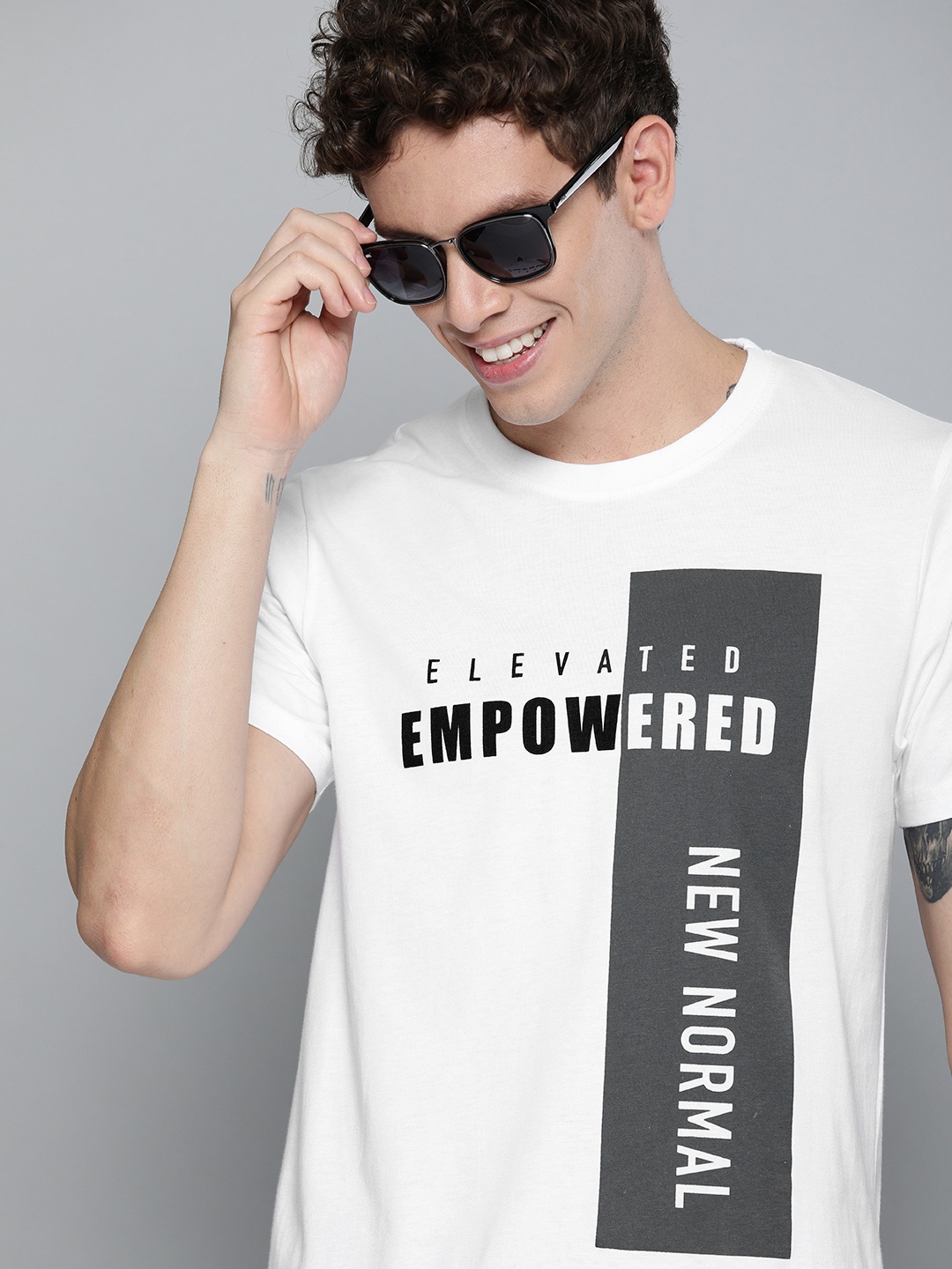 

HERENOW Men White Printed Pure Cotton T-shirt