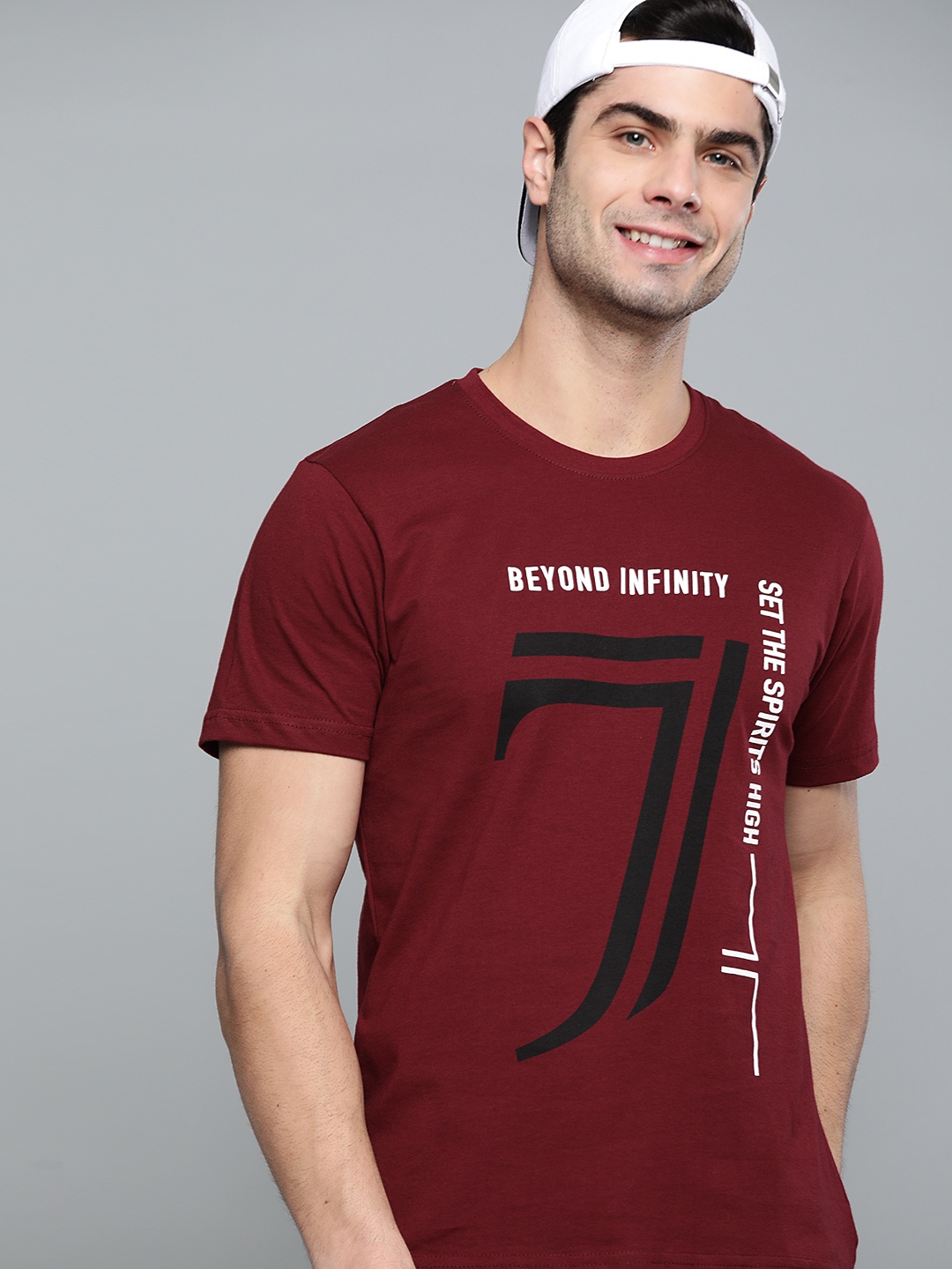 

HERENOW Men Maroon Black Pure Cotton Printed Round Neck Pure Cotton T-shirt