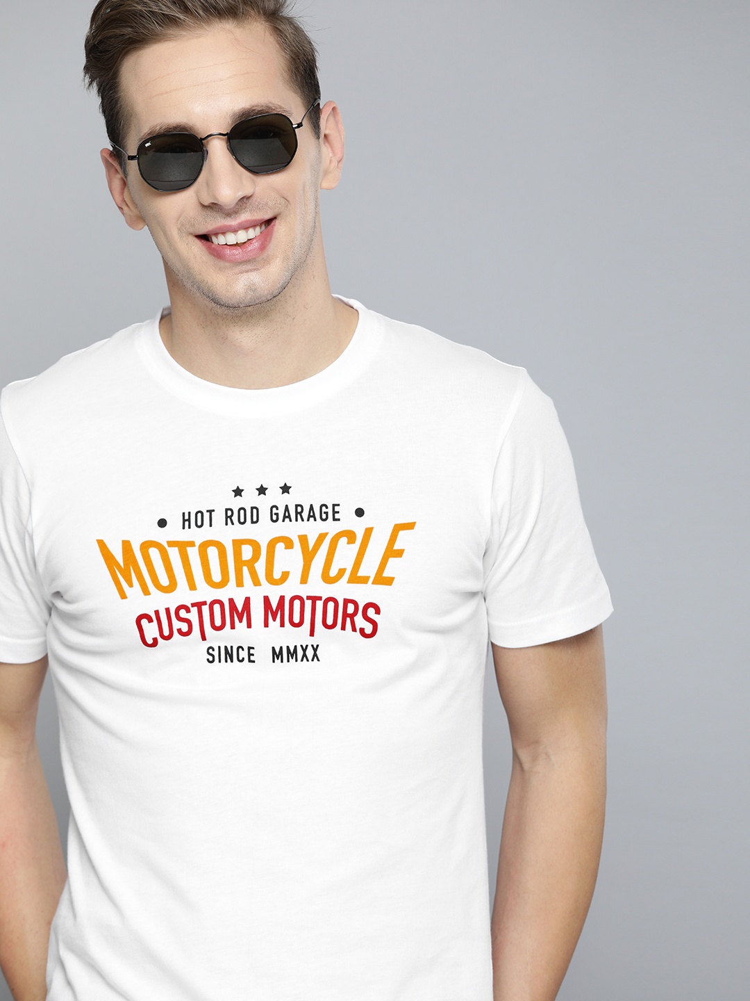 

HERENOW Men White Printed Pure Cotton T-shirt