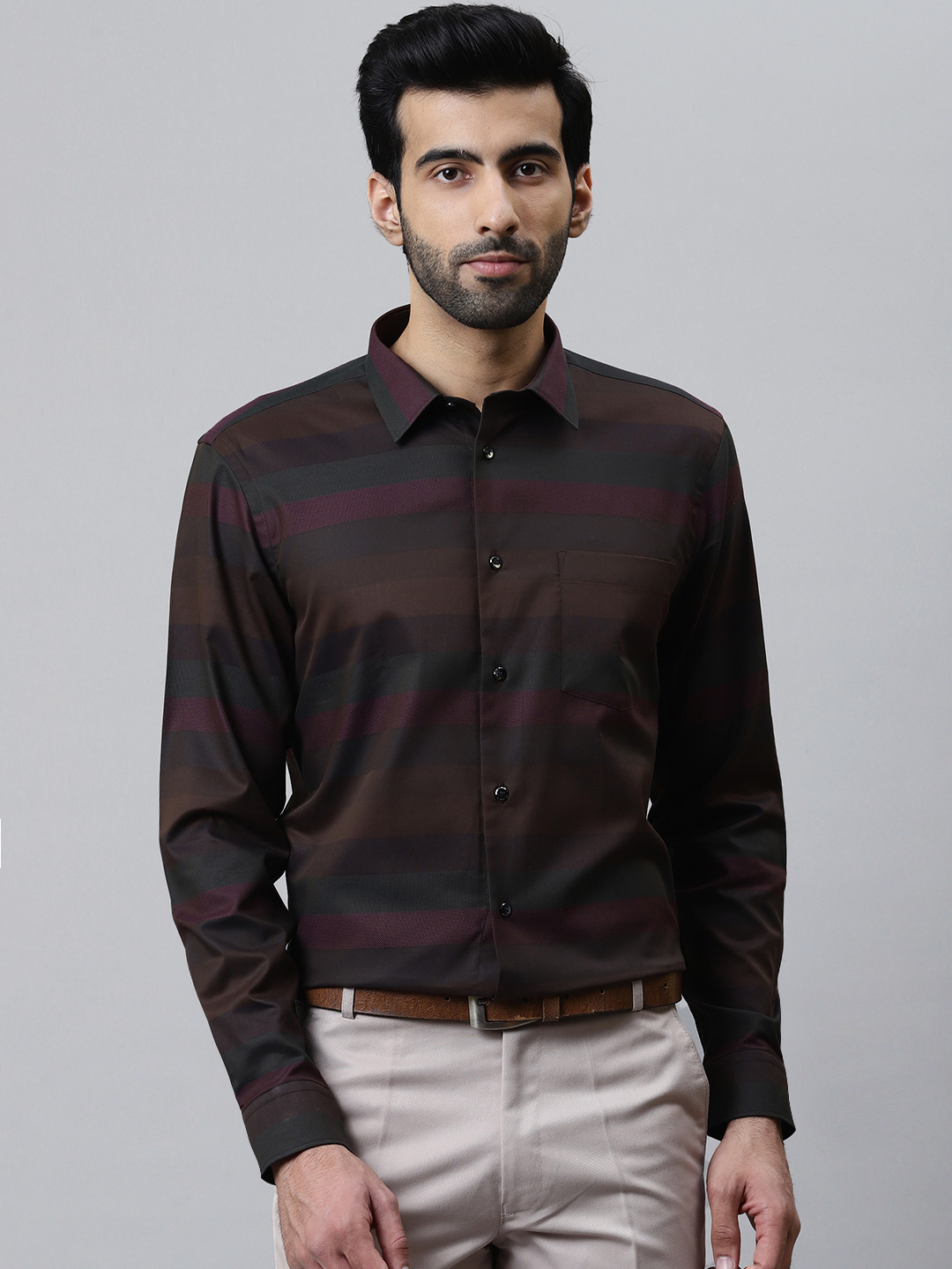 

Blackberrys Men Olive Green & Burgundy Slim Fit Striped Semiformal Shirt