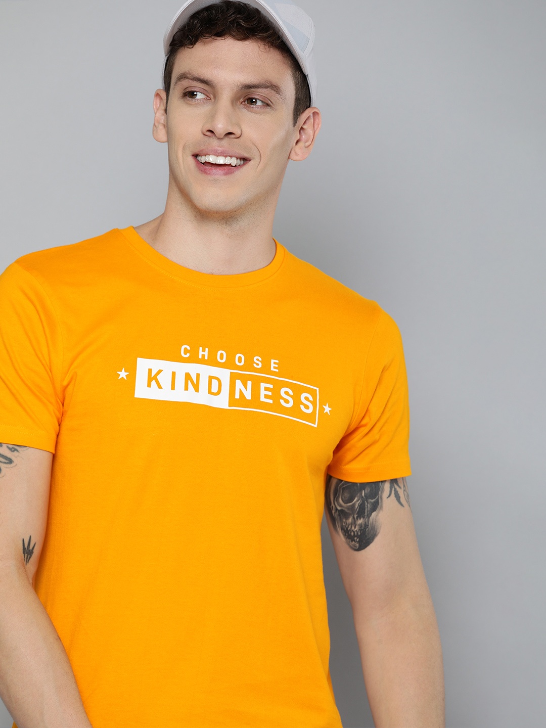 

HERENOW Men Mustard Yellow Printed Round Neck Pure Cotton T-shirt
