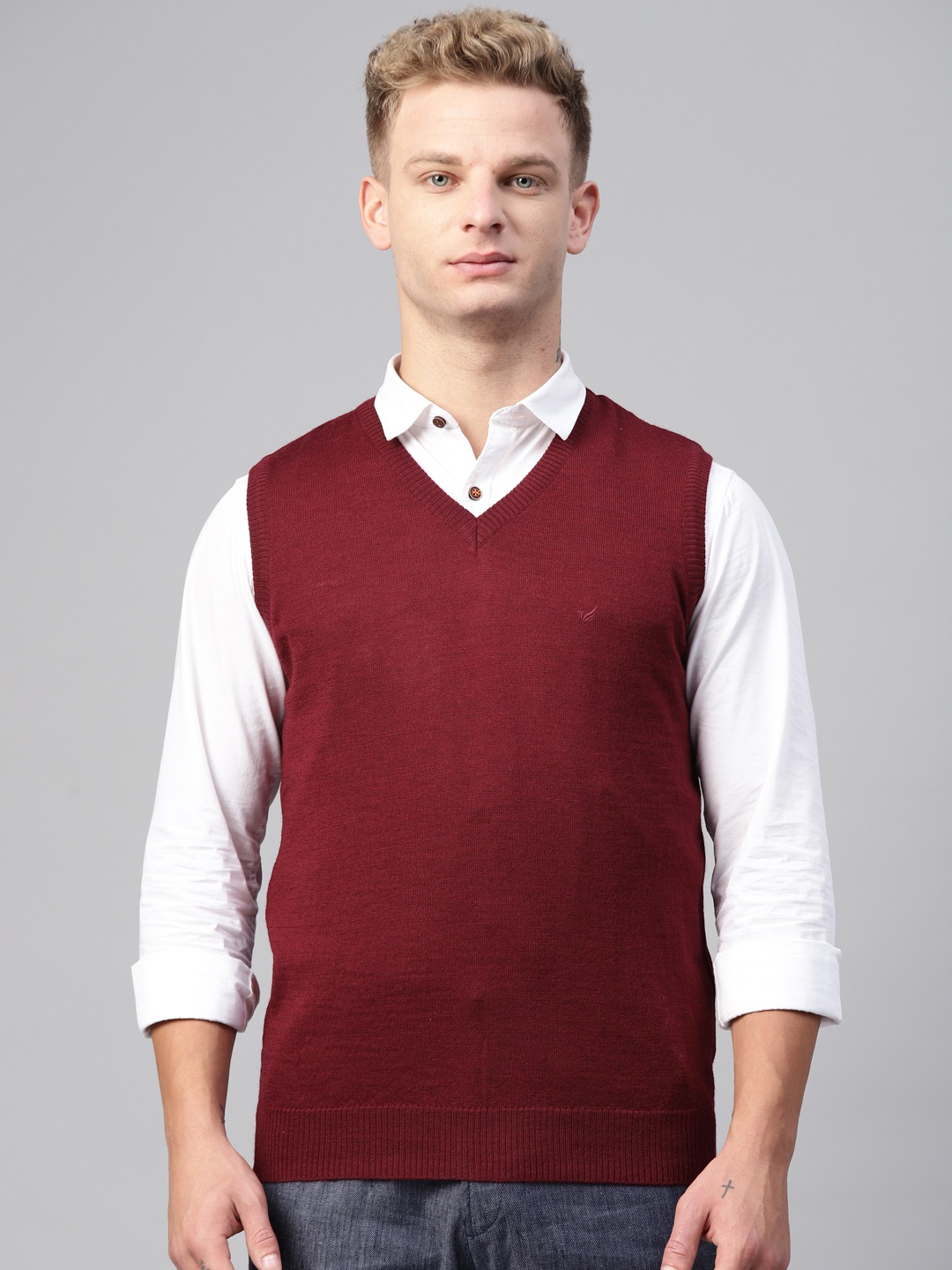 

Blackberrys Men Maroon Solid Sweater Vest