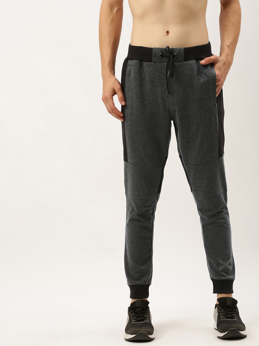 

Flying Machine Men Charcoal Grey & Black Straight Fit Colourblocked Joggers