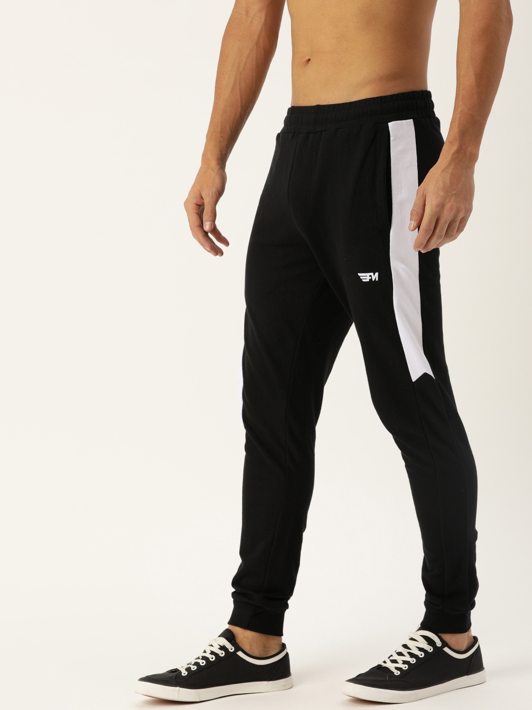 

Flying Machine Men Black Solid Straight-Fit Joggers